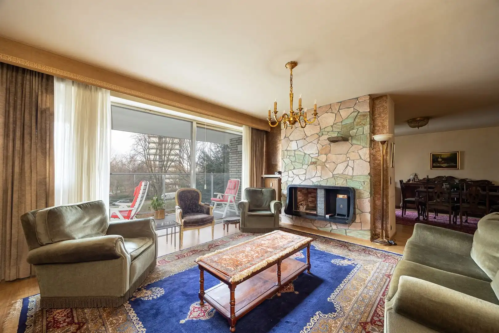 Appartement vol licht, terrassen en potentieel foto 2