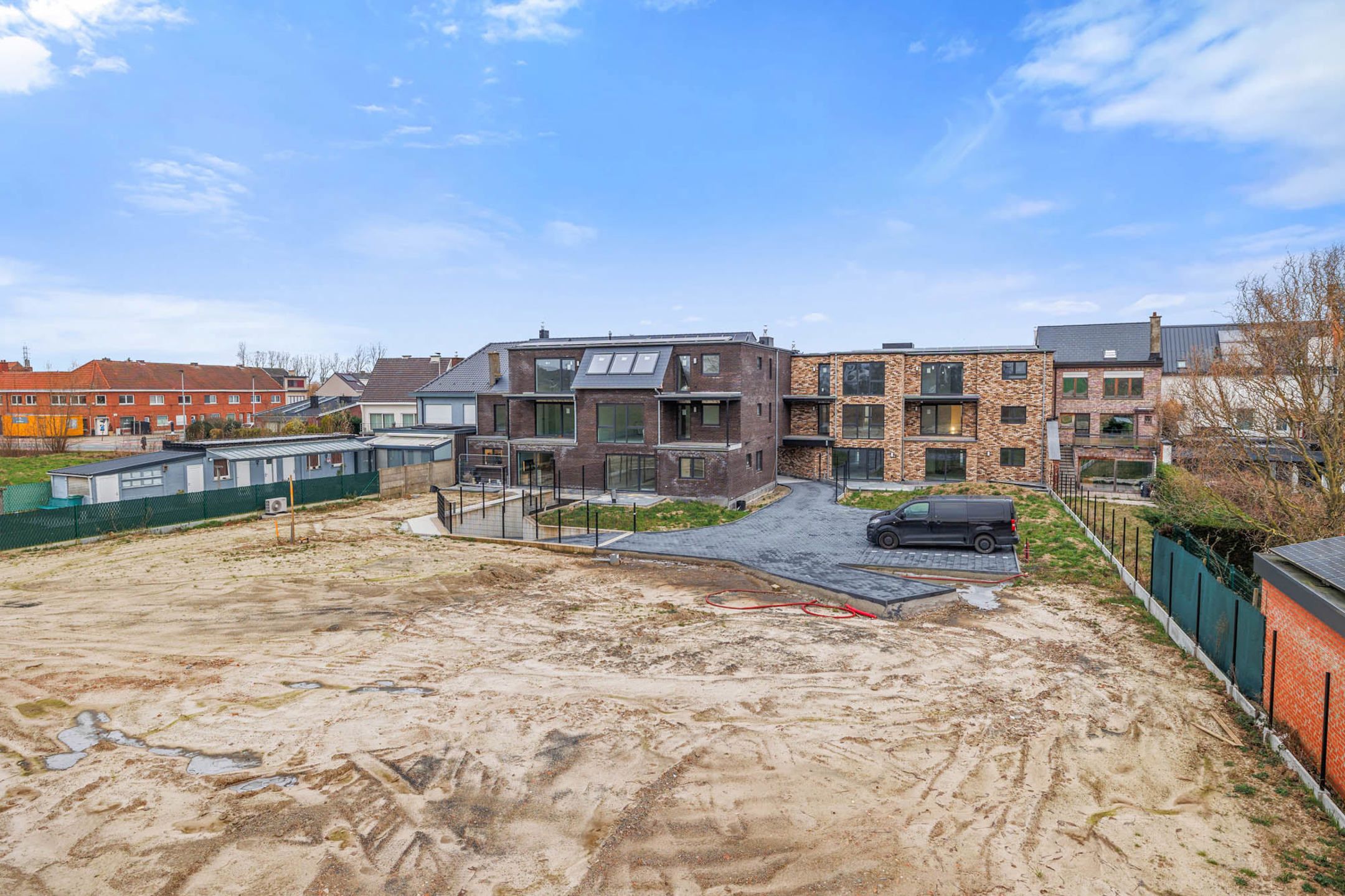 Gelijkvloers appartement met twee slaapkamers en tuin foto 10