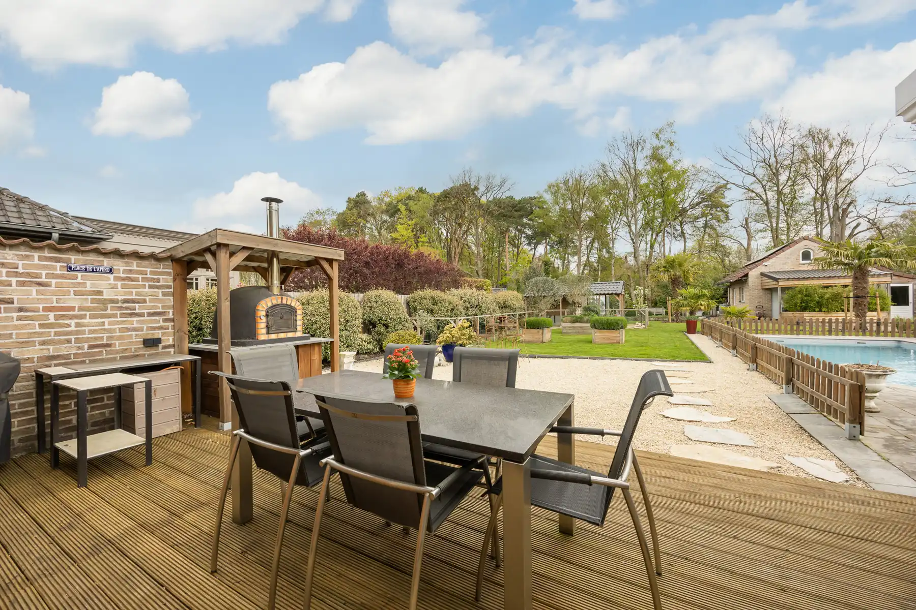 Instapklare woning gelegen in een doodlopende straat foto 14