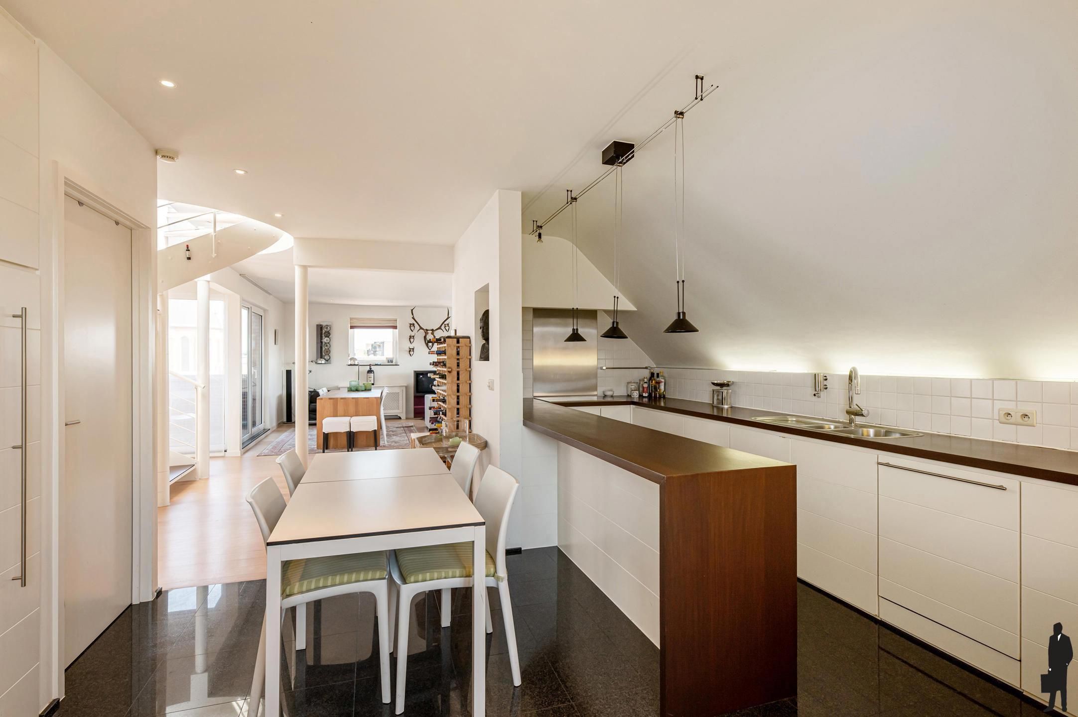 Riant penthouse met dakterras met 360° zicht over Turnhout  foto 10