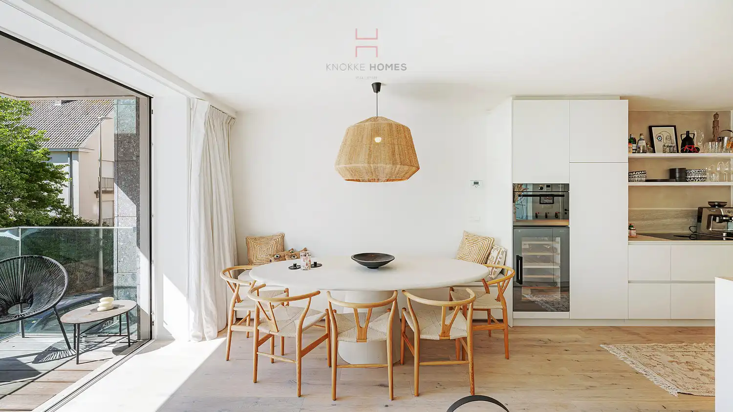 Bijzonder smaakvol ingericht luxe-appartement met ruim Zuidgericht terras vlakbij de zeedijk in Duinbergen foto 11
