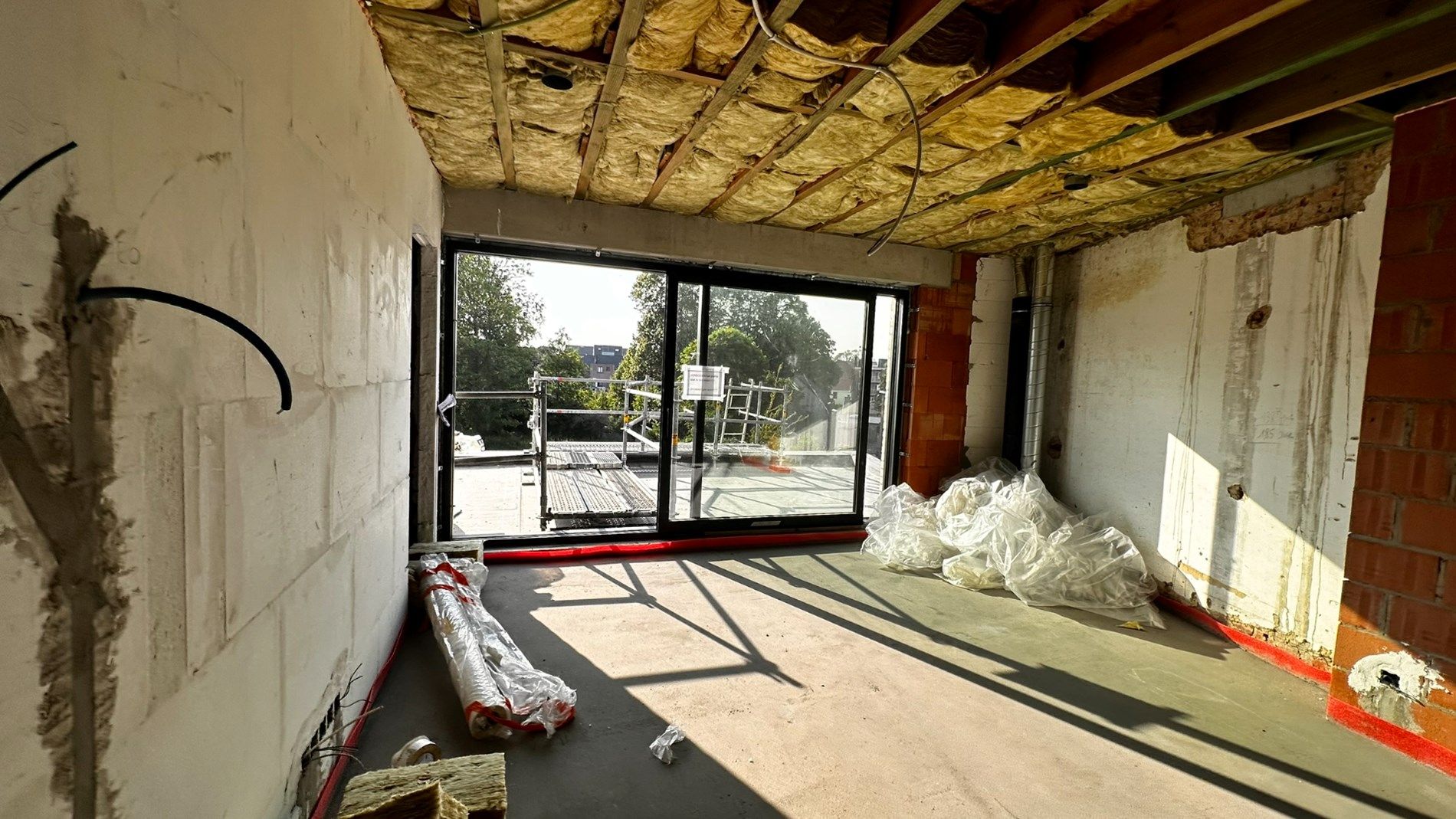 Karaktervolle "BEN" luxe duplex-appartement gelegen in het hart van Lokeren  foto 4