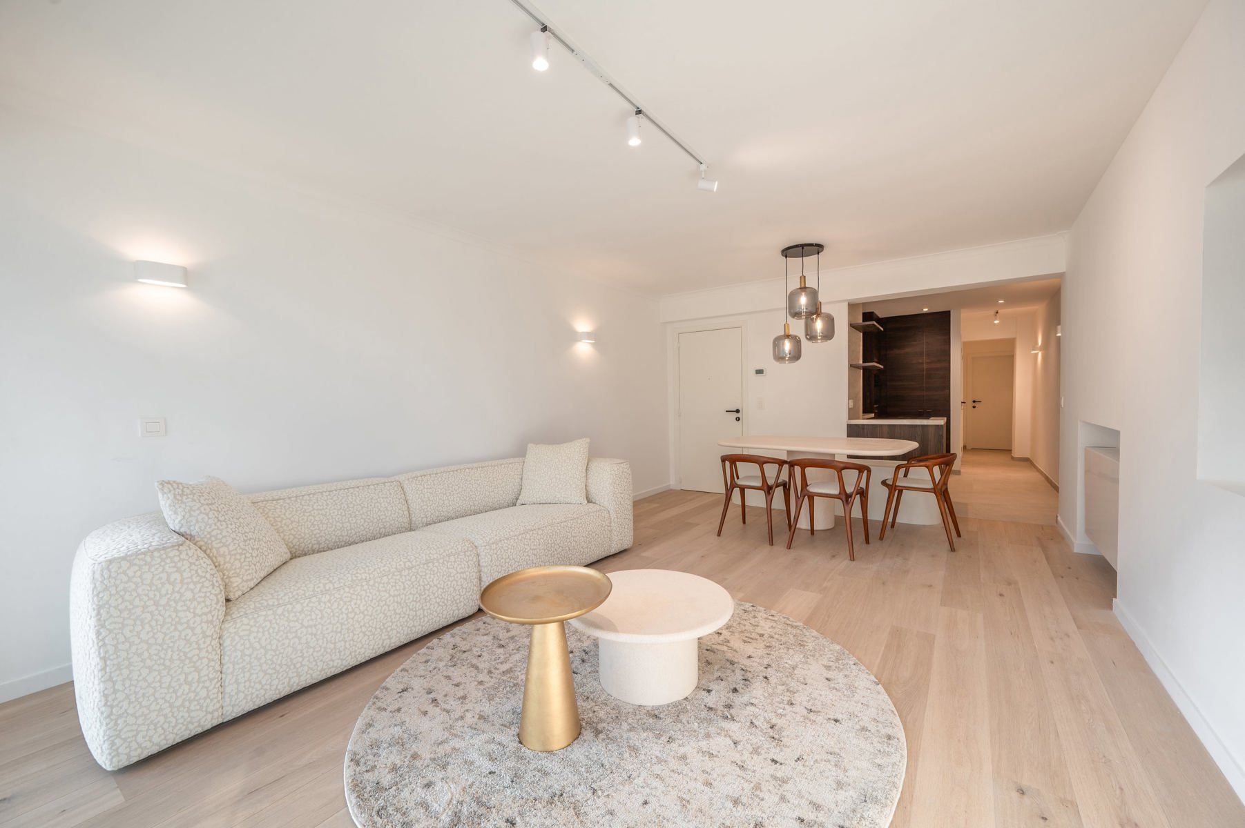 Gerenoveerd 2-slaapkamer appartement met zeezicht foto 4