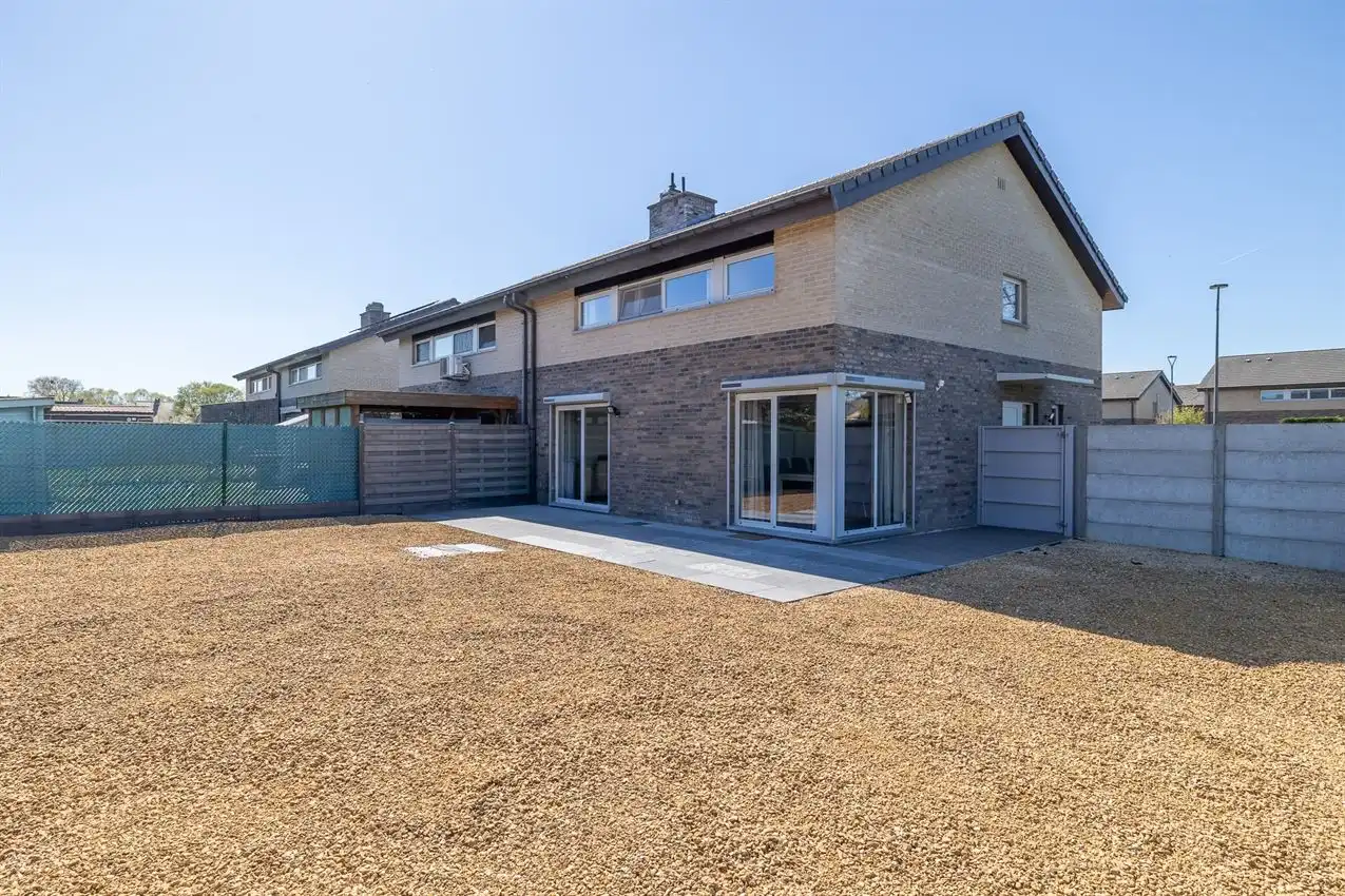 Recente gezinswoning 4 slk in doodlopende straat foto 2