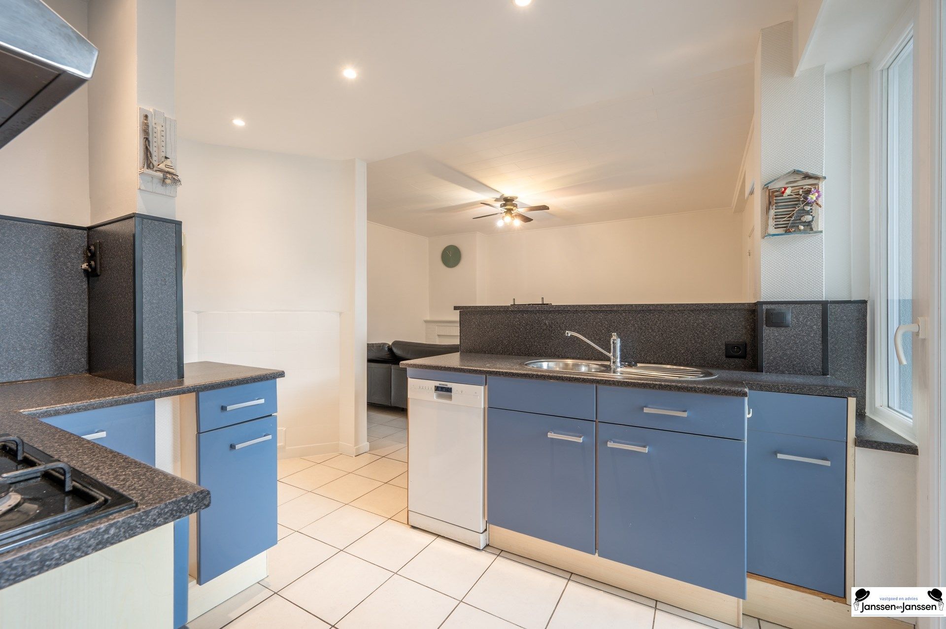 Ruim Instapklaar Appartement op de Zeedijk foto 9