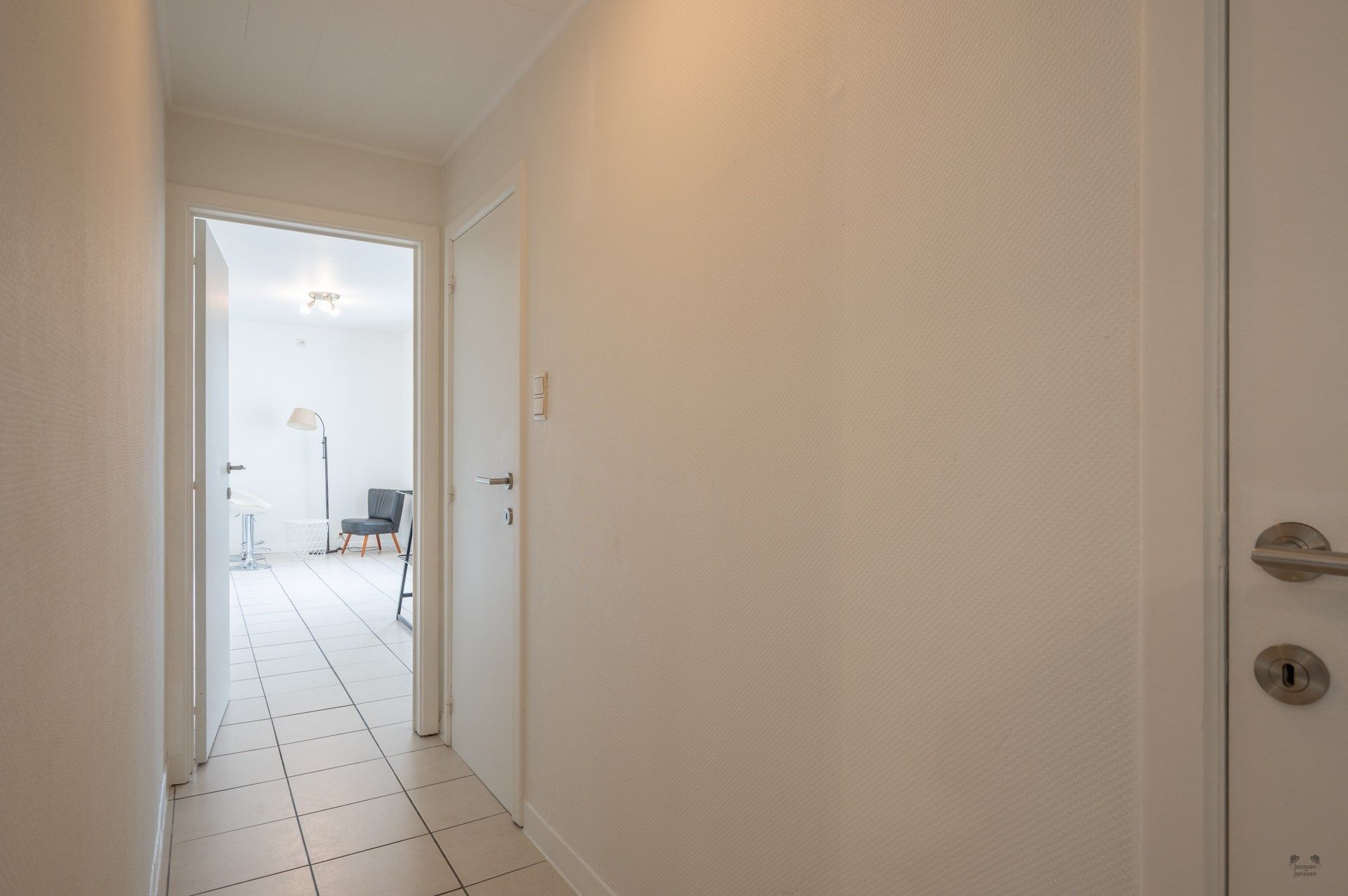 Ruim Instapklaar Appartement op de Zeedijk foto 9