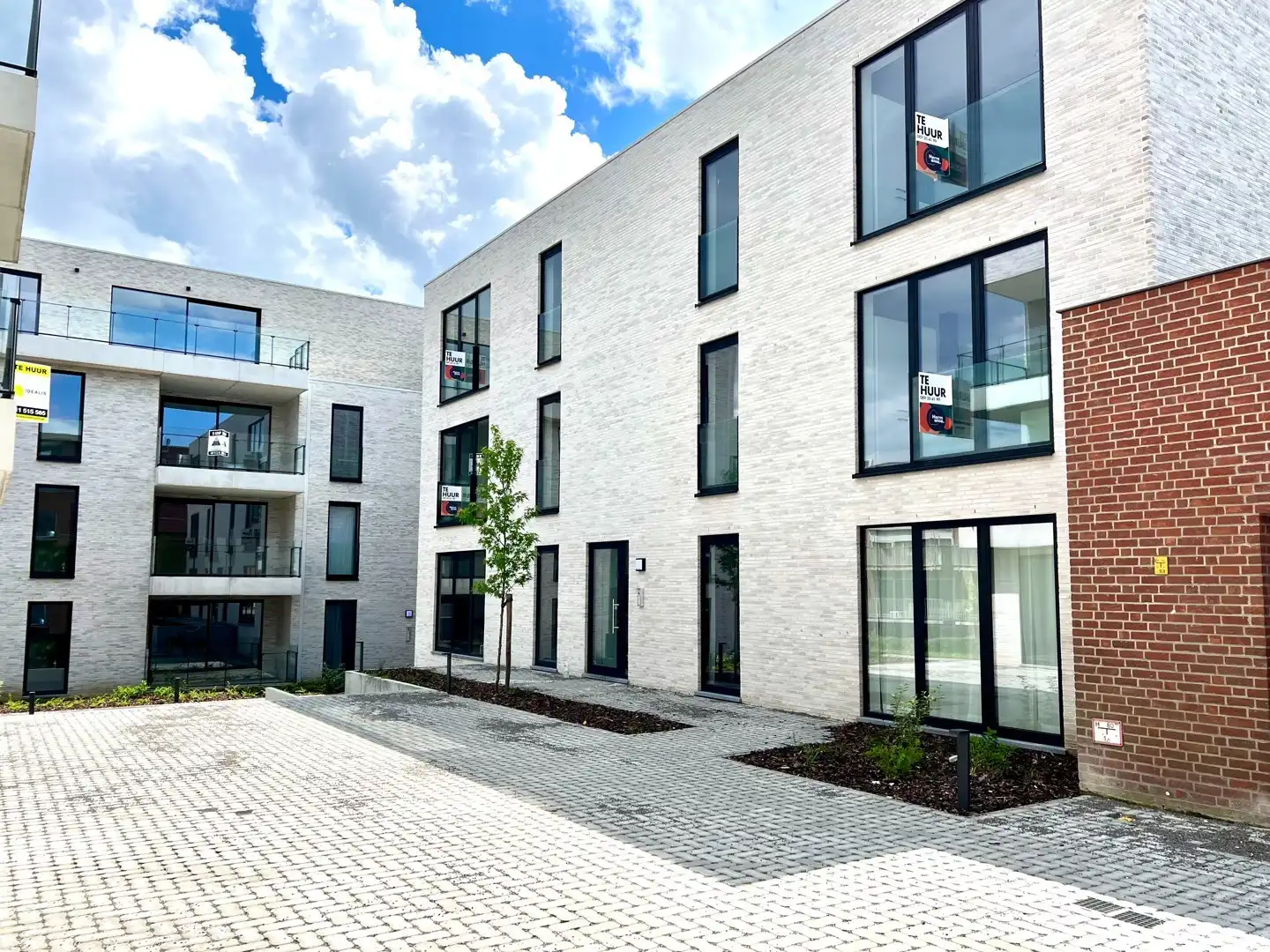 Modern appartement met 3 slaapkamers én 2 staanplaatsen te huur foto {{pictureIndex}}