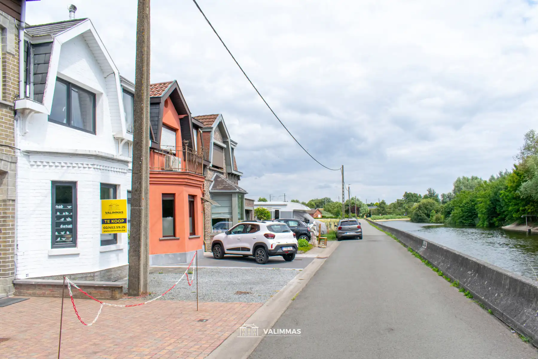 Hoofdfoto van de publicatie: Rustig gelegen rijwoning met tuin en zicht op de Dender...