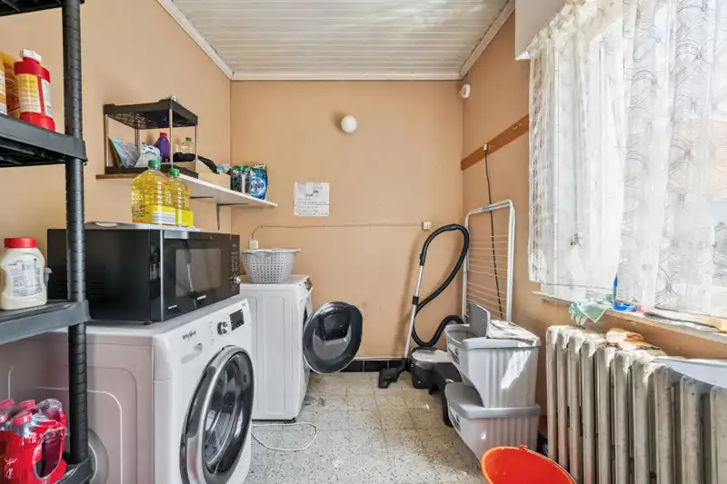 Hooglede-centrum. Stevig gebouwde woning met 3 slaapkamers op een perceel van 269 m2. Vaste huuropbrengst. foto 6