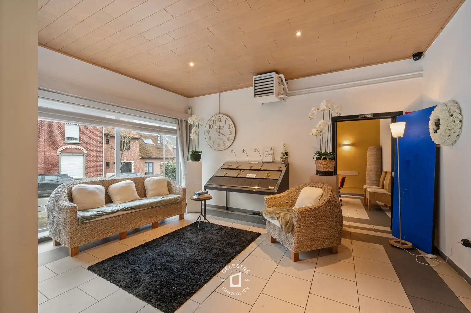 Multifunctioneel gebouw te koop op commerciële topligging te Onkerzele foto 9