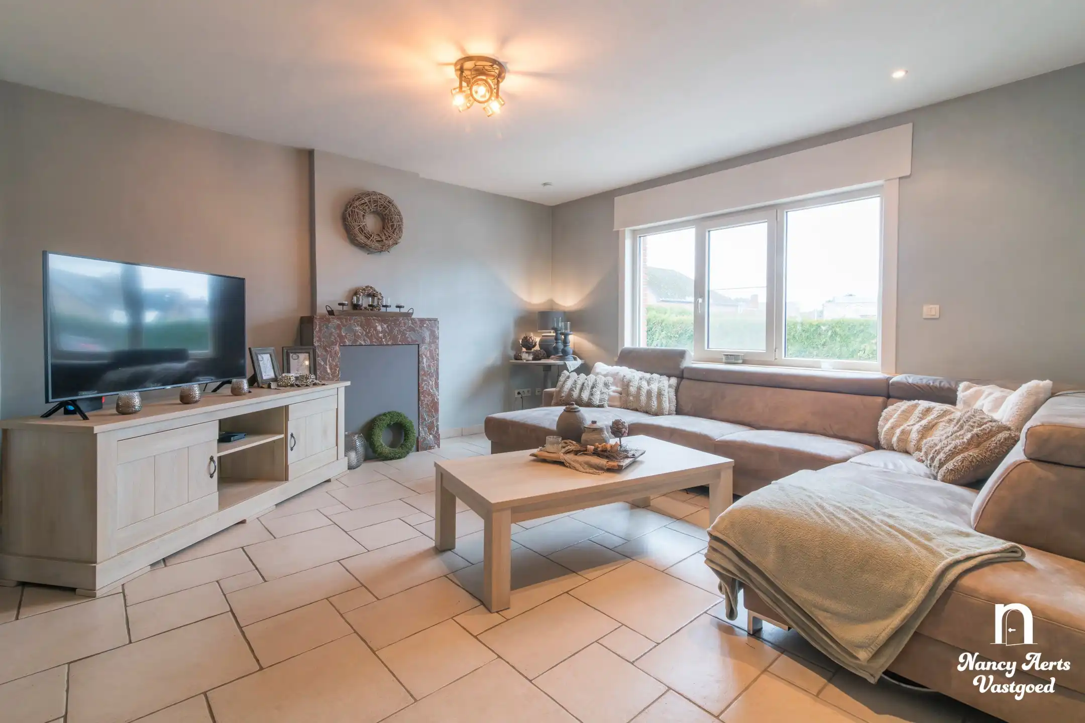 Lichtrijke gezinswoning met open zicht in Stal-Koersel foto 3