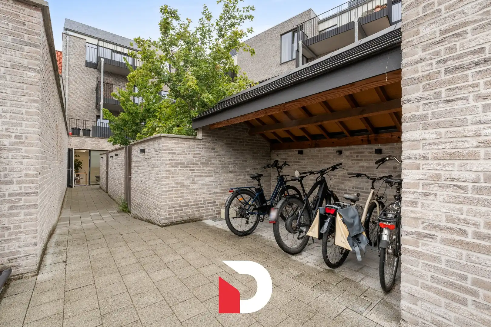 Recent en uniek gelegen kantoor -of praktijkruimte van 221 m² in centrum Brugge foto 15