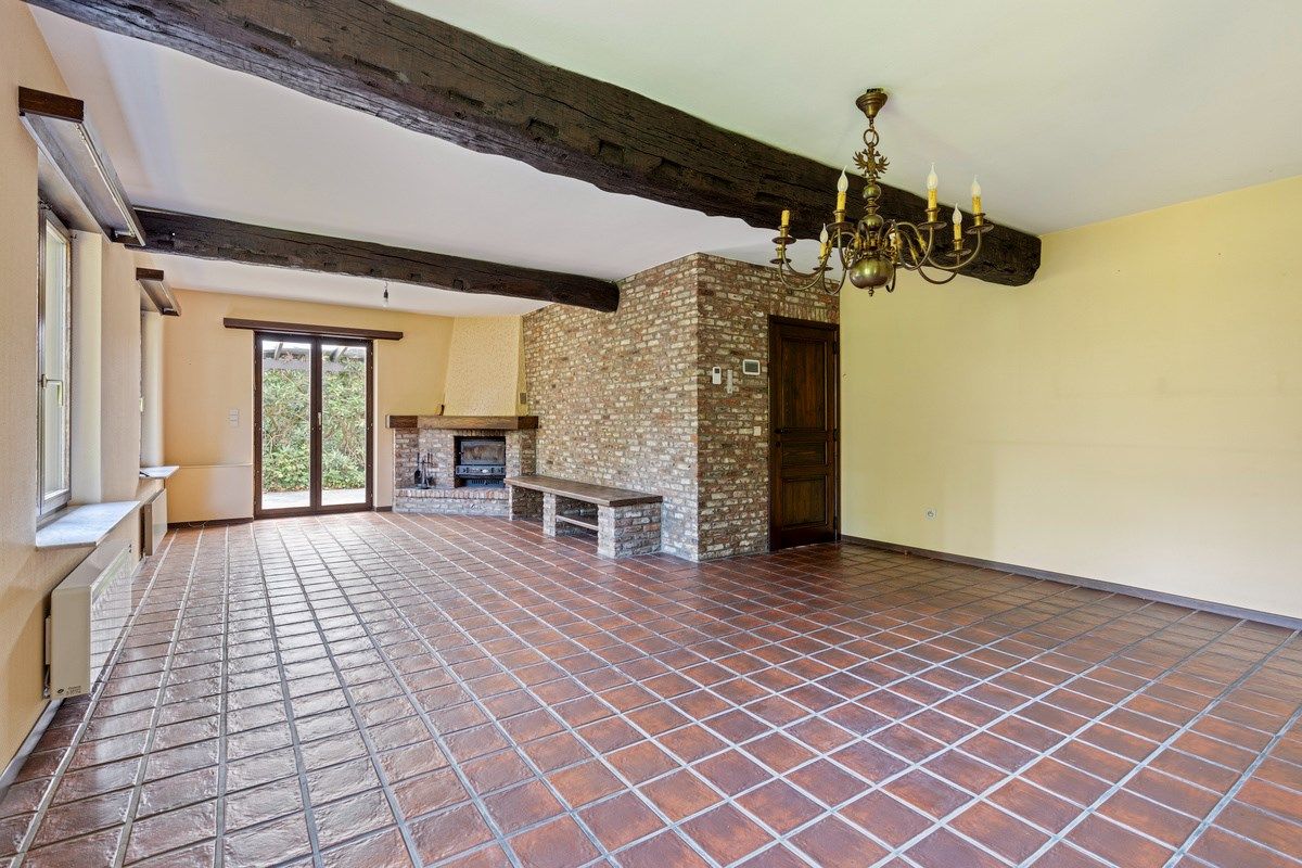 Rustig en residentieel gelegen woning met mogelijkheden op een mooi perceel van 1.317 m². foto 3