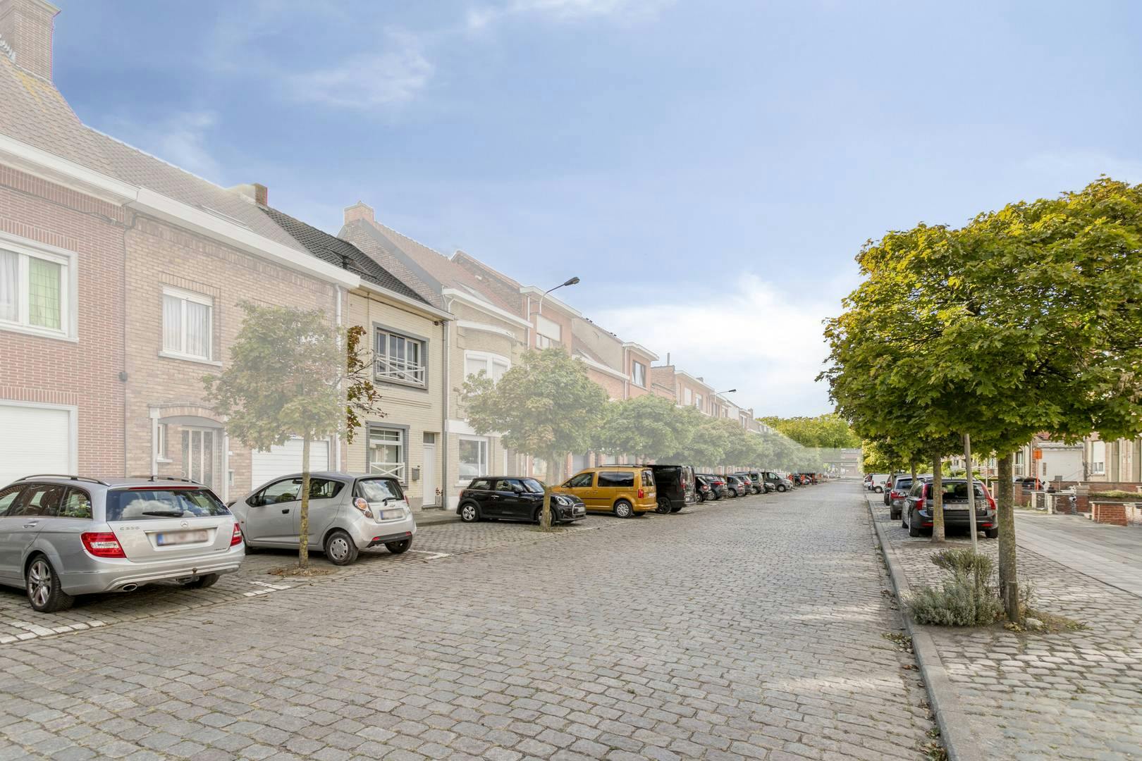 Instapklare woning te koop in Kortrijk!  foto {{pictureIndex}}