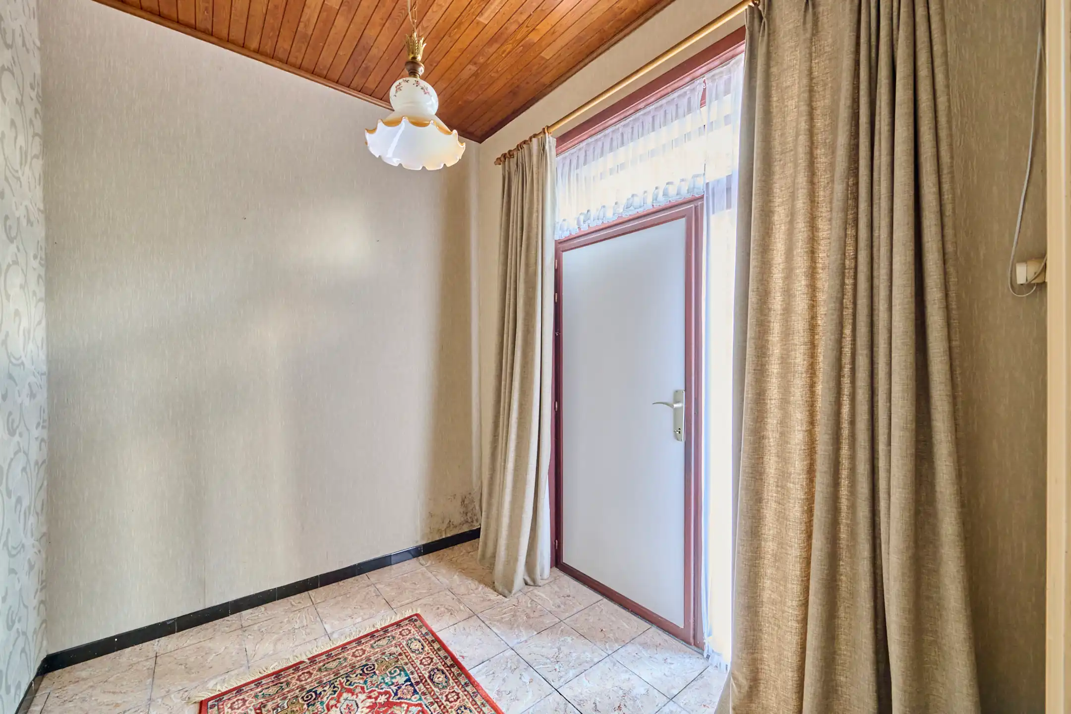 TE RENOVEREN WONING MET VEEL MOGELIJKHEDEN OP 3HA 54A38 CA foto 7