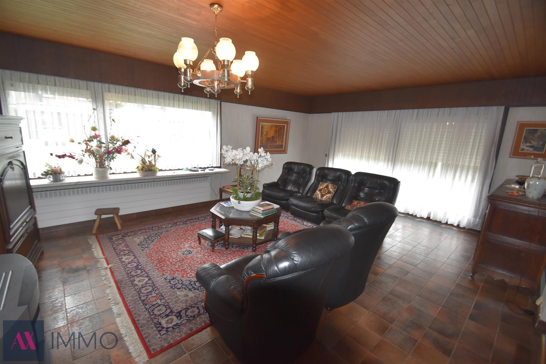 Centr. en rustig gel.woning met 3 slpk., gar., tuin en oprit op 4 are 80 ca foto 8