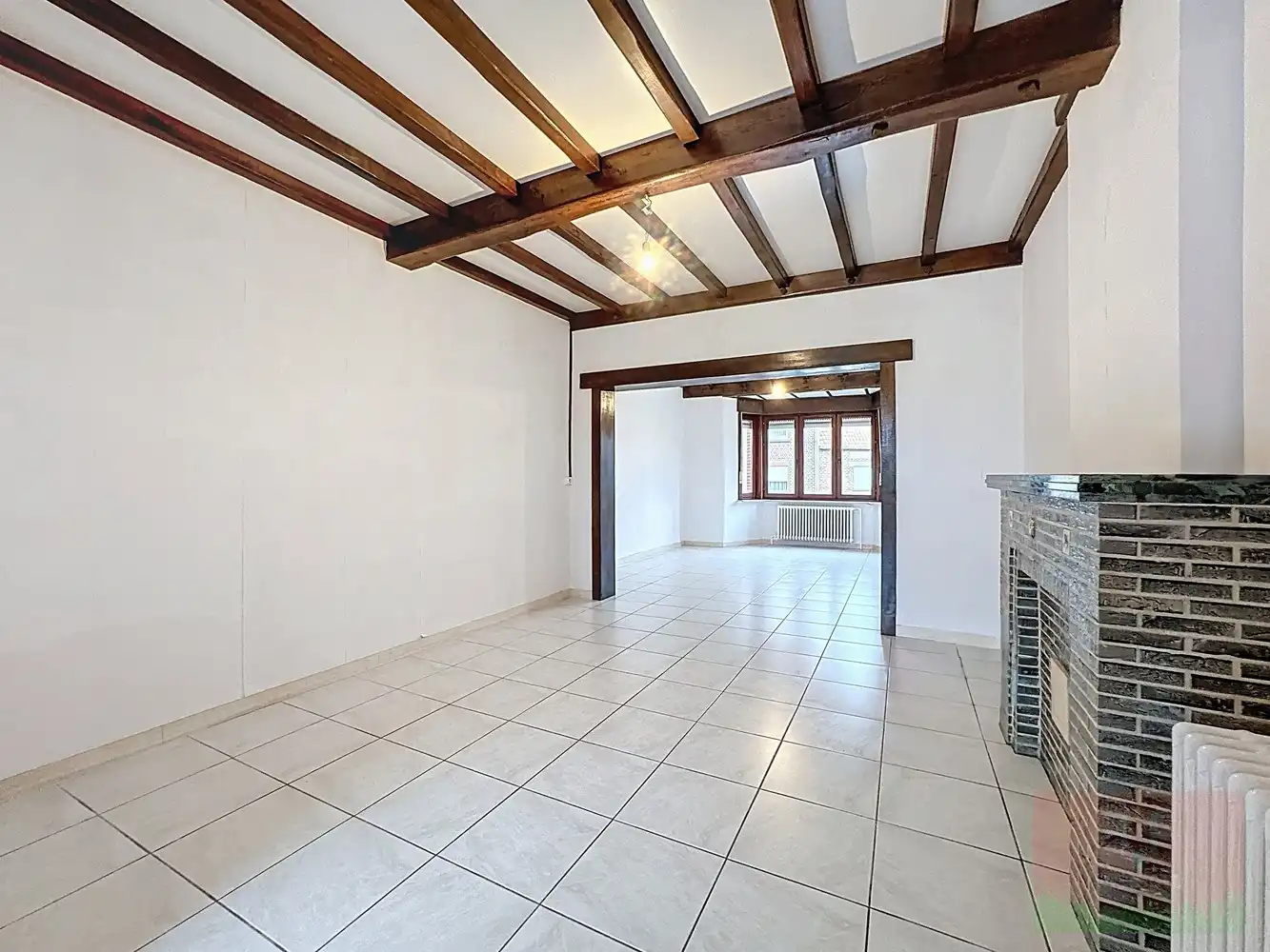 Ruime eengezinswoning met 4 slaapkamers, garage en mooie tuin foto 6