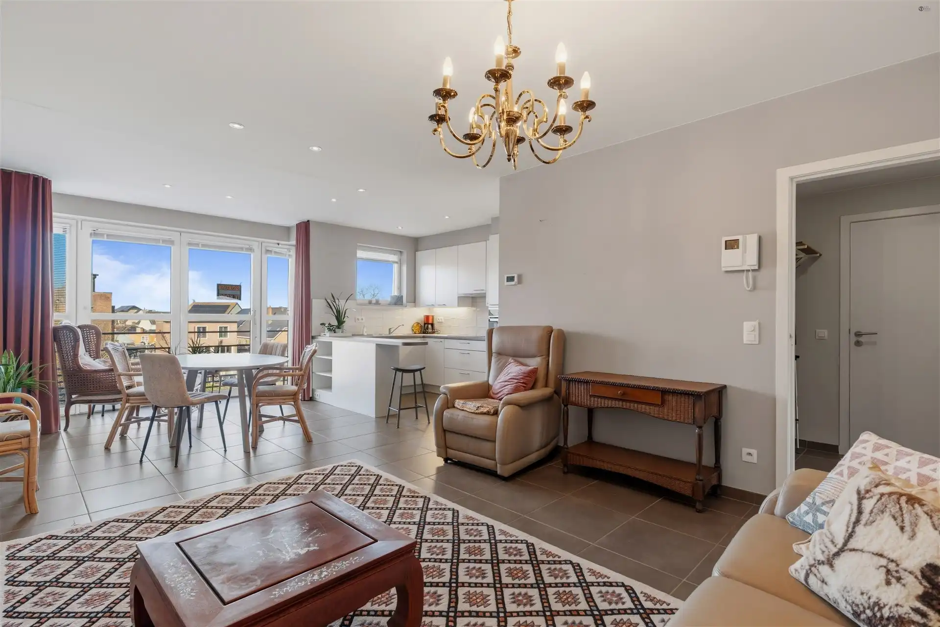 Perfect verzorgd tweeslaapkamer appartement te Moerbeke foto {{pictureIndex}}