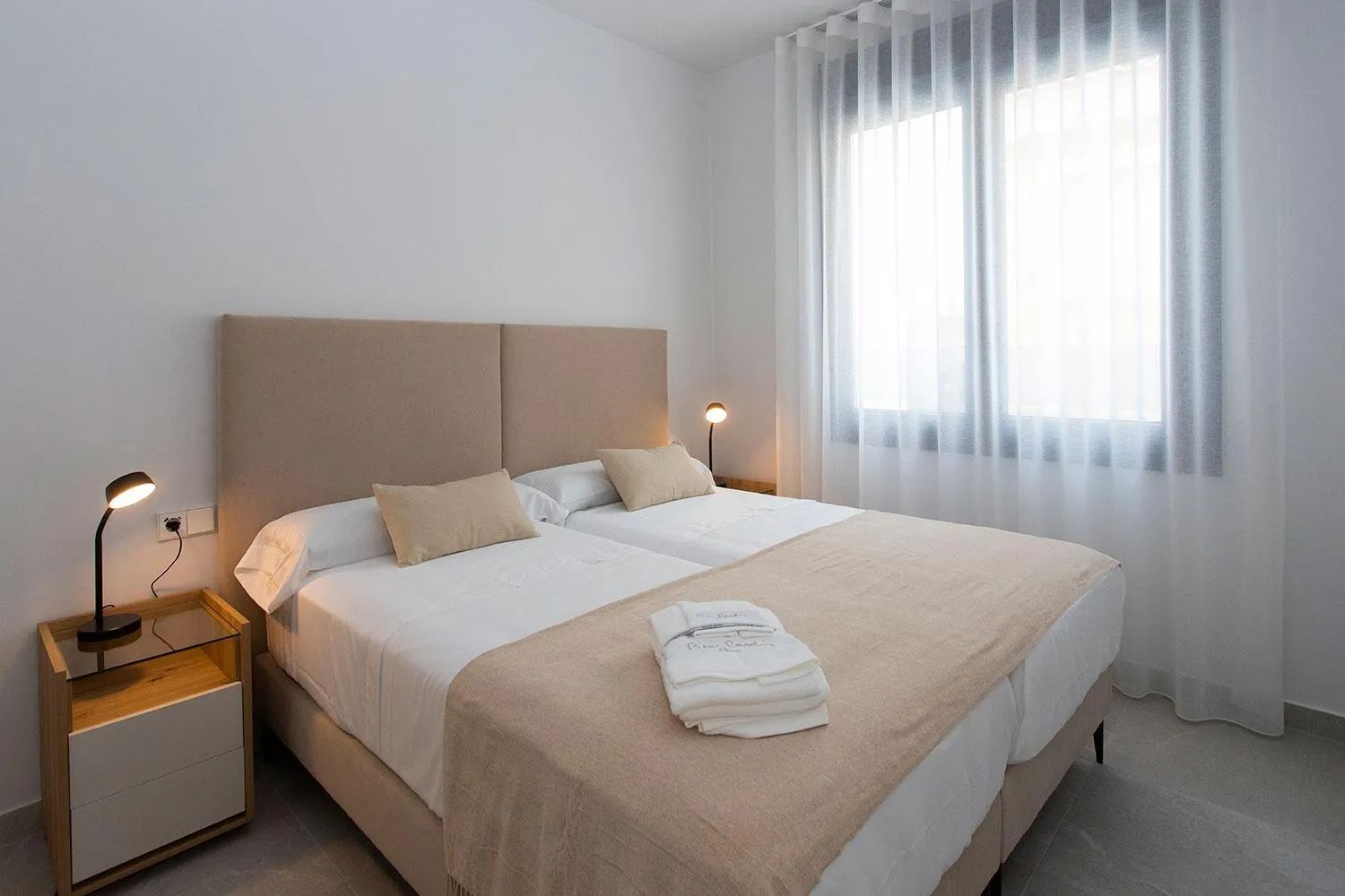 Strak design en strandleven gecombineerd: instapklare luxe woning in hartje Torre de la Horadada foto 16