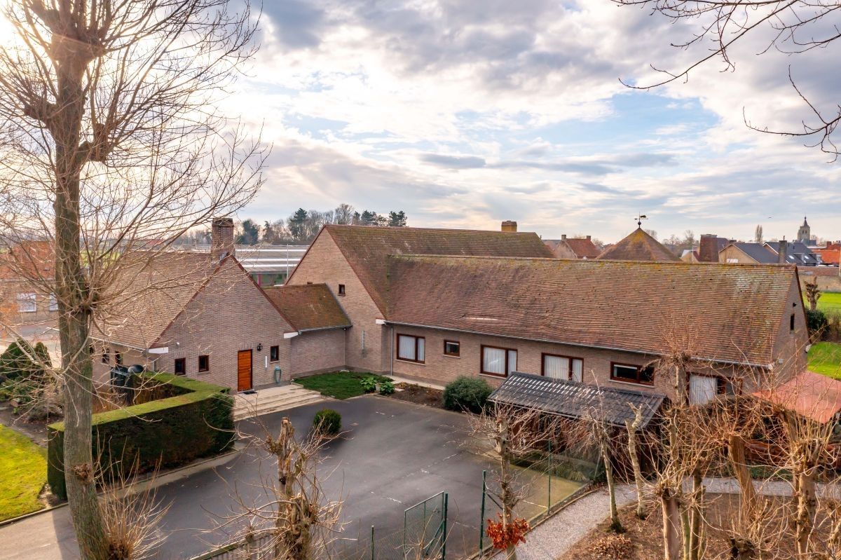 Vleesveebedrijf te koop op 3,29 ha te koop te Alveringem foto 4