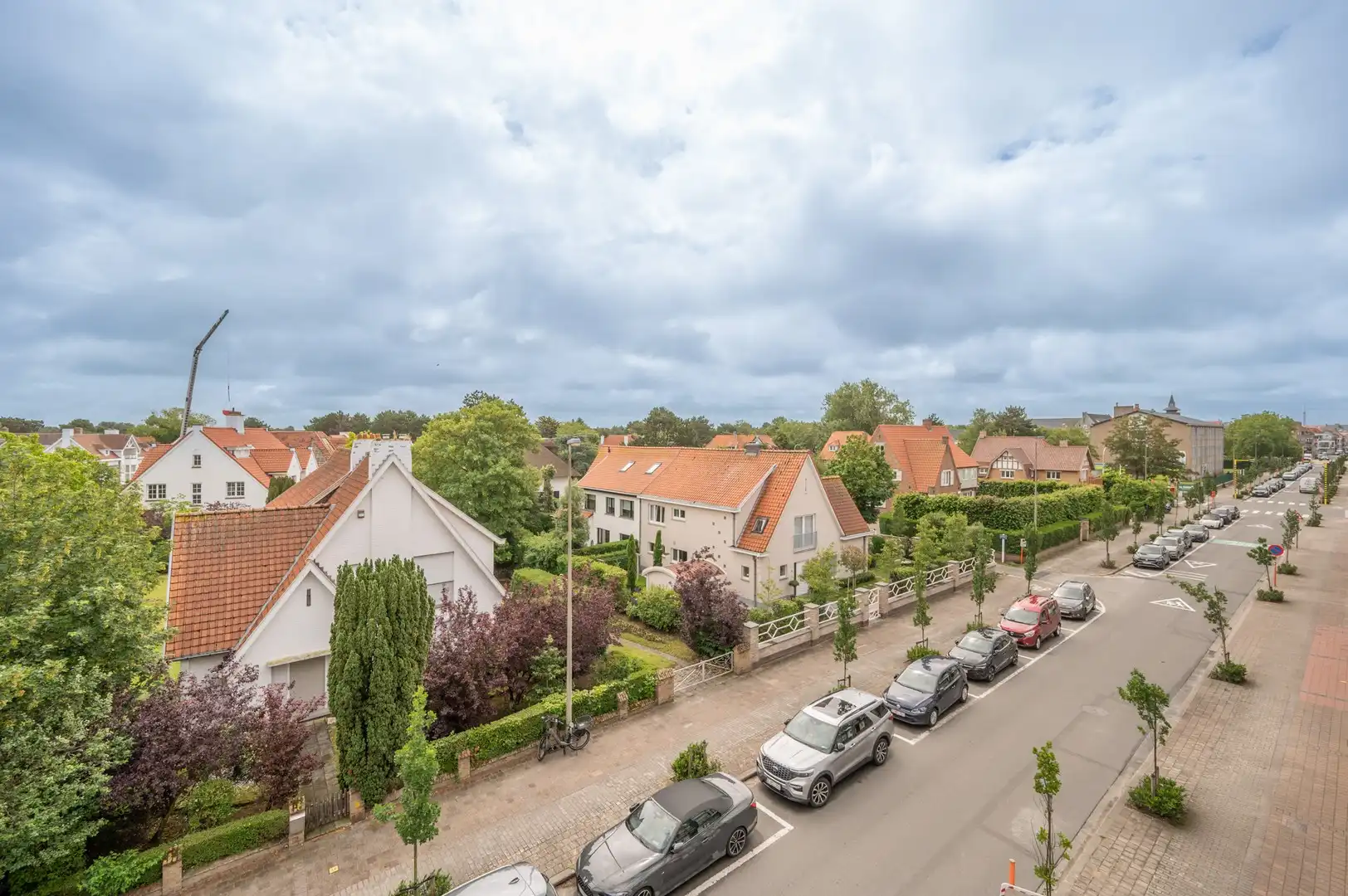 Prachtig gerenoveerd appartement nabij het centrum en de zee met open zichten. foto 7