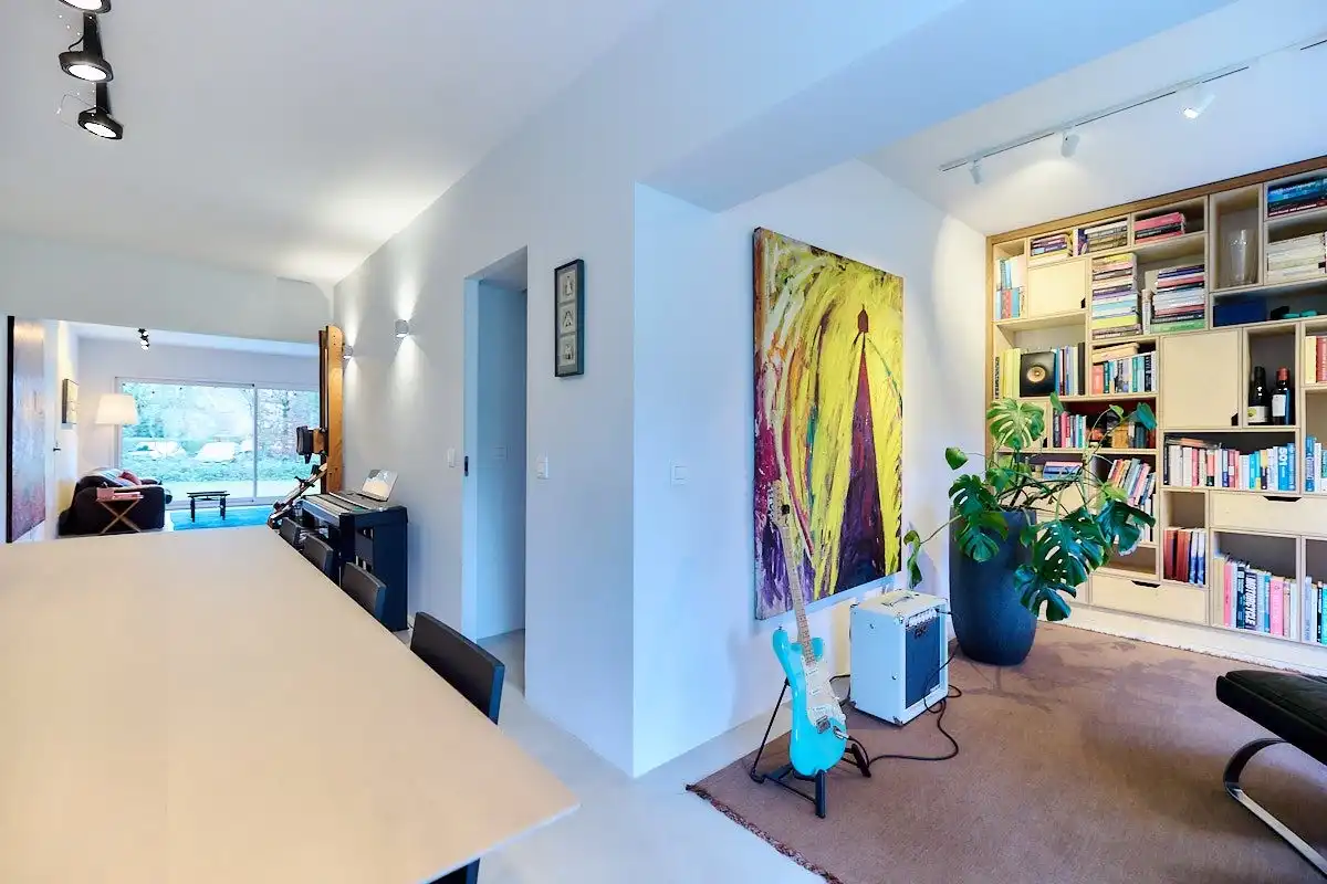 Hoogwaardig gerenoveerd villa-appartement met grote zonnige tuin. foto 5