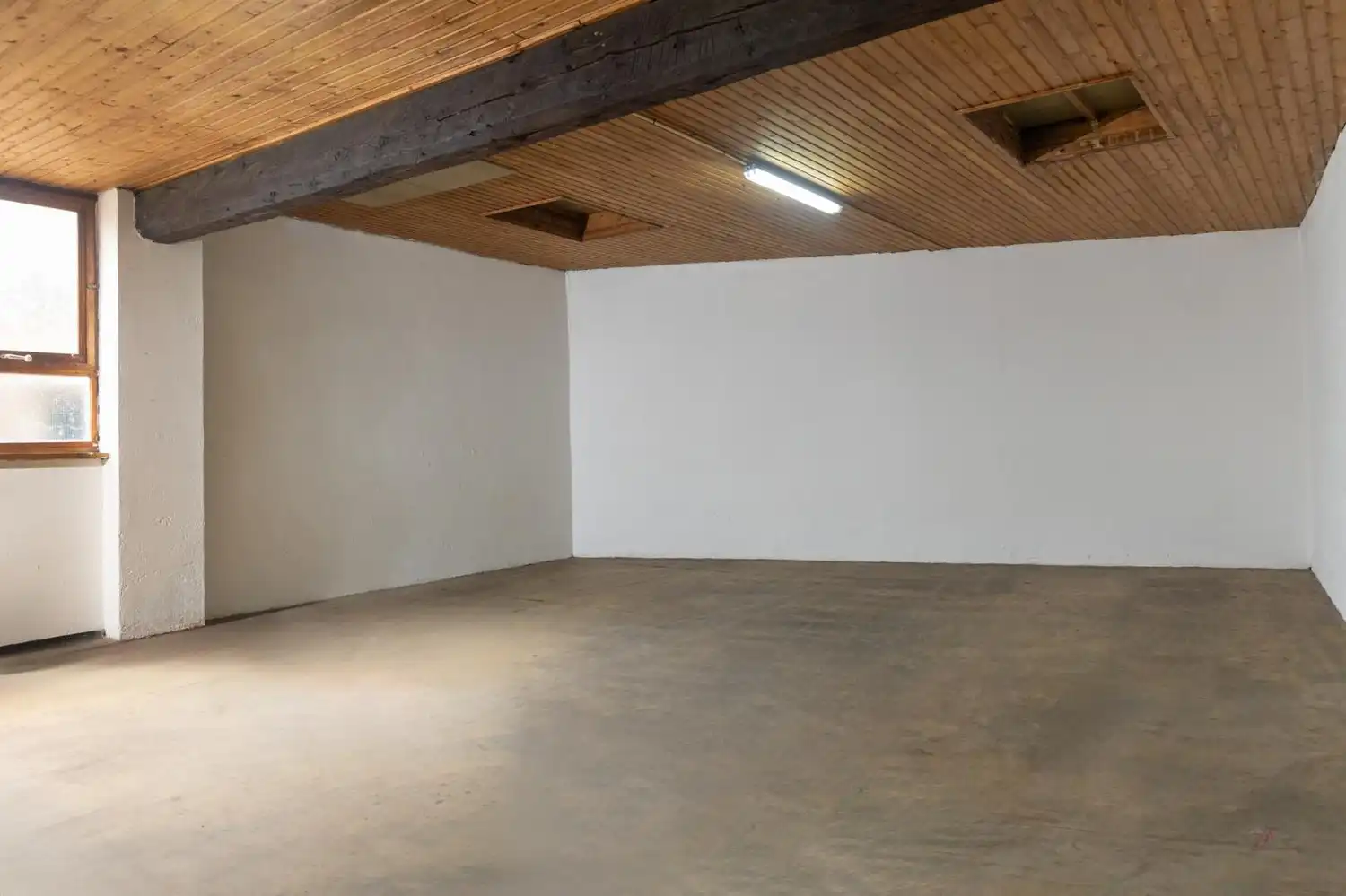 Te huur: Ruime opslagruimte met kantoren – Meerstraat 23, Zutendaal foto 13