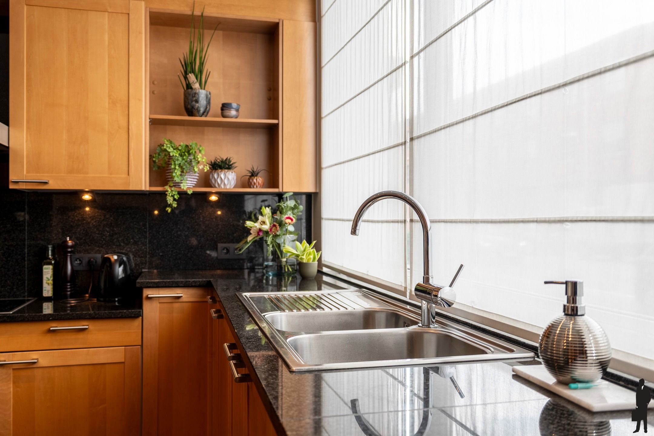 Stijlvol gelijkvloers appartement met binnenterras, tuin en binnenzwembad met wellness. foto 16