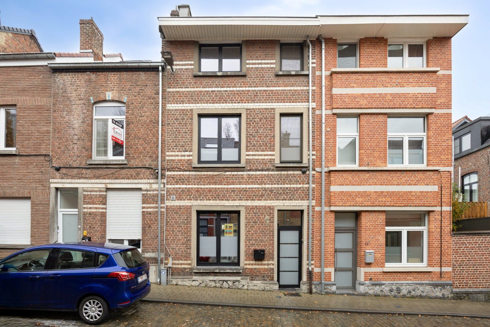 Zeer goed gelegen woning met 3 slaapkamers en terras in centrum Leuven! – EPC 149 kWh/m² - bewoonbare opp. 182 m² foto 2