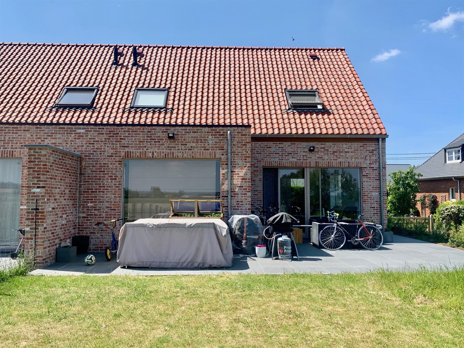 Prachtige nieuwbouwwoning met oprit, garage en tuin foto 21