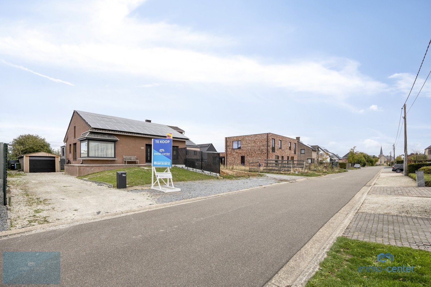 Instapklare halfopen woning met zonnepanelen en garage in Diepenbeek foto 23