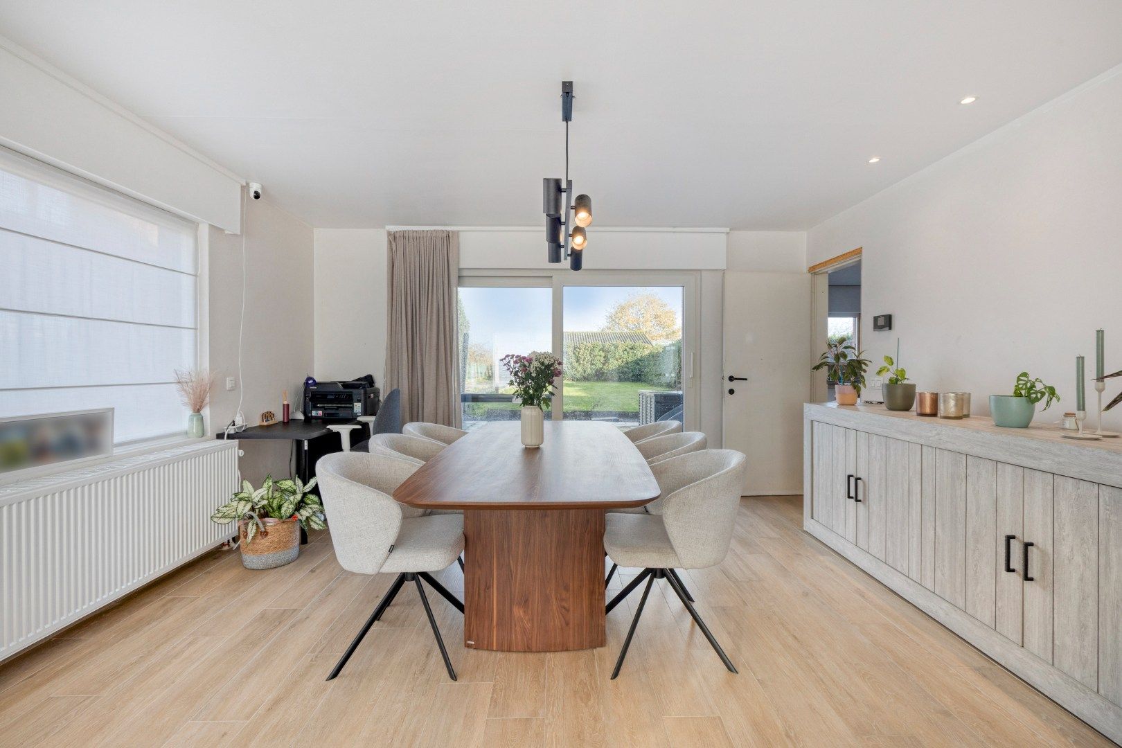 Gerenoveerde, halfopen woning op 840 m2! foto 3