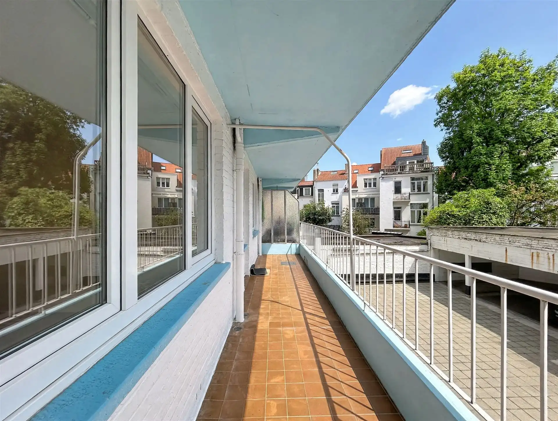 Ruim en goed gelegen appartement foto 12