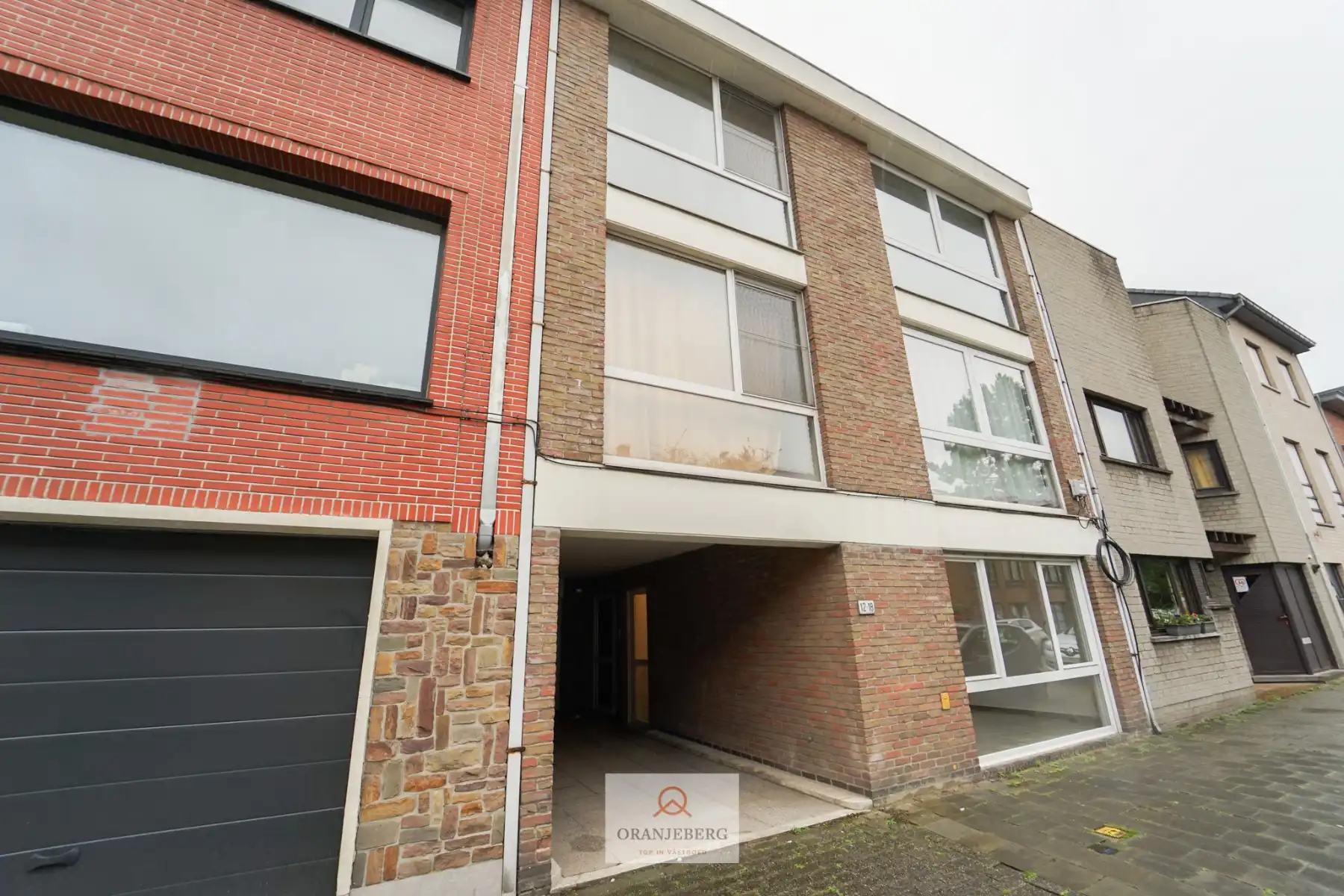 Instapklaar gerenoveerd gelijkvloers appartement met tuin foto 12
