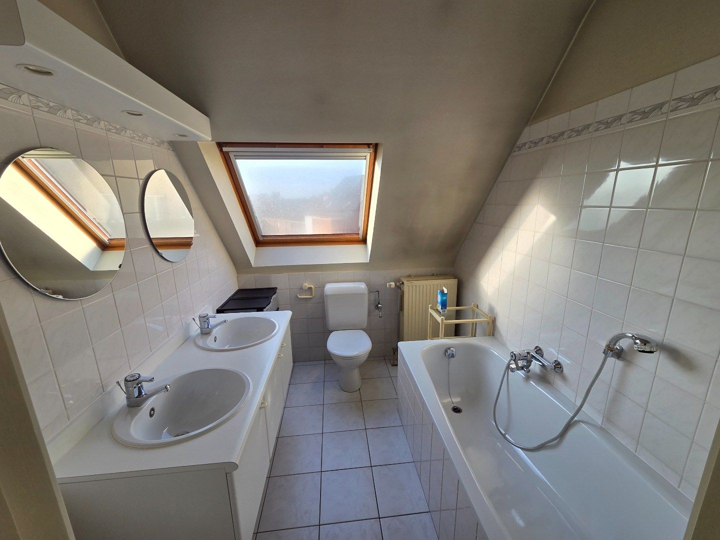 Zonovergoten centraal gelegen appartement met 2 slaapkamers. foto 14