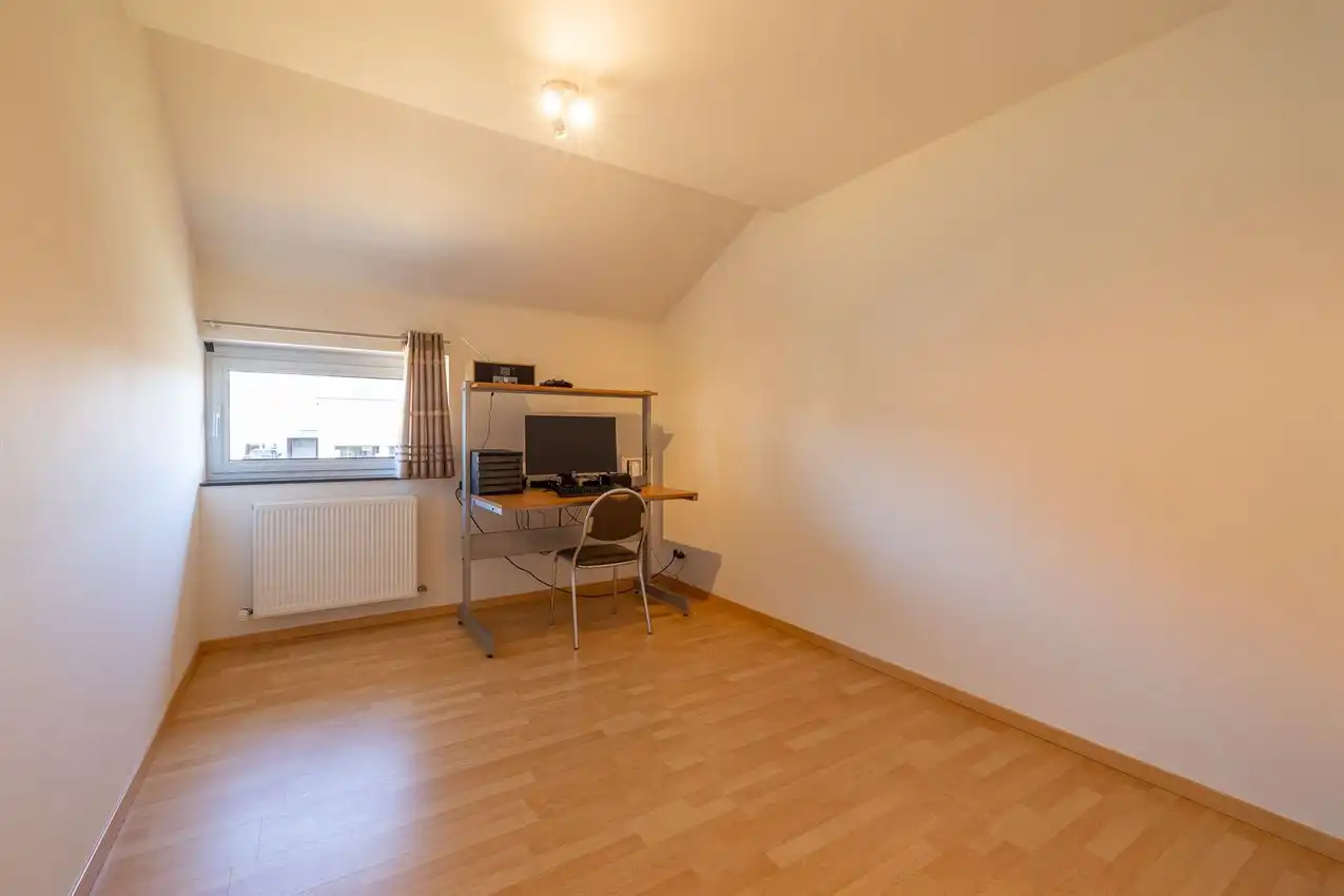 Recente gezinswoning 4 slk in doodlopende straat foto 16