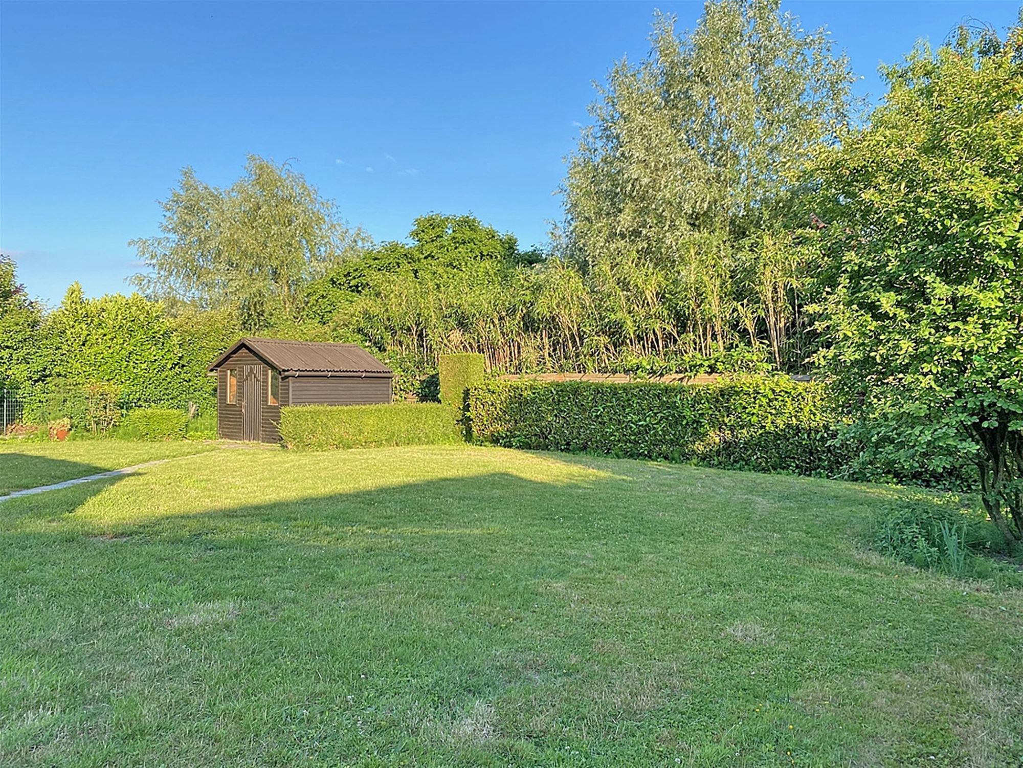 LAAGBOUWVILLA met 2 SLAAPKAMERS & GARAGE op een gunstig gelegen PERCEEL van 762m² foto 9