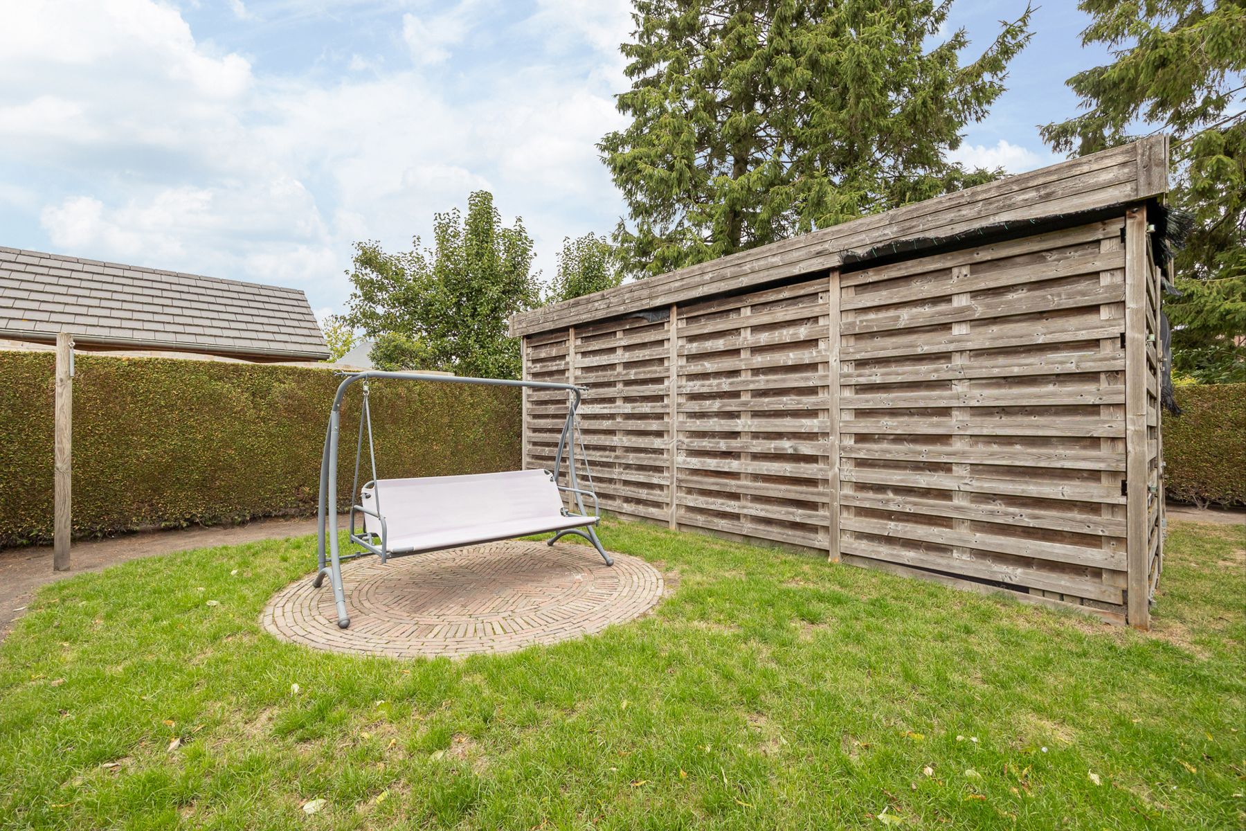 Ruime woning met 4 slks en 2 bdks op 886 m² foto 34
