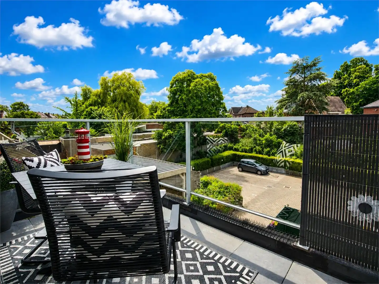 Op zoek naar een instapklaar appartement waar comfort en een uitstekende ligging samenkomen? foto 3