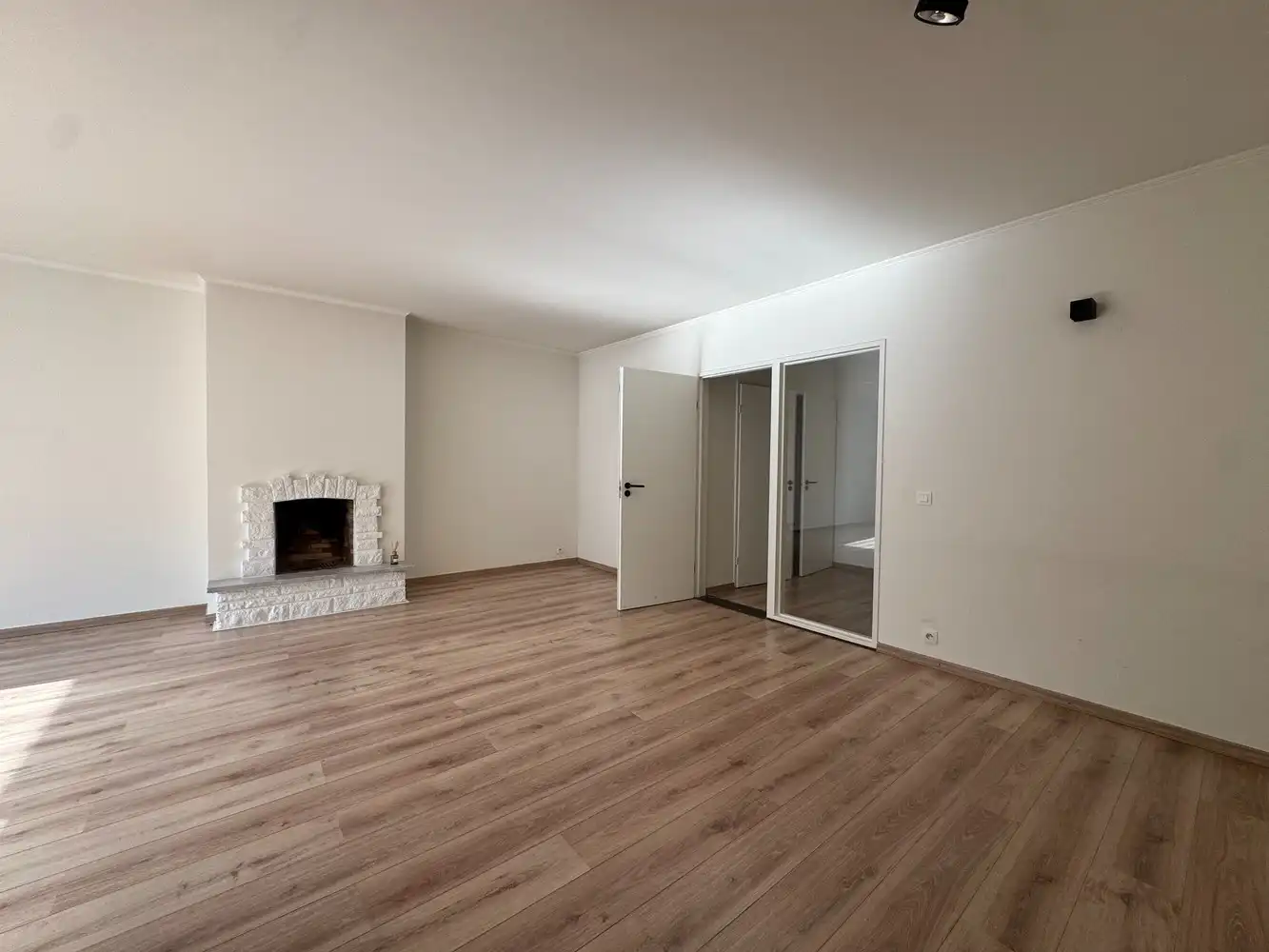 Gerenoveerd en ruim 2-slpk appartement te huur nabij het Stadspark! foto 18