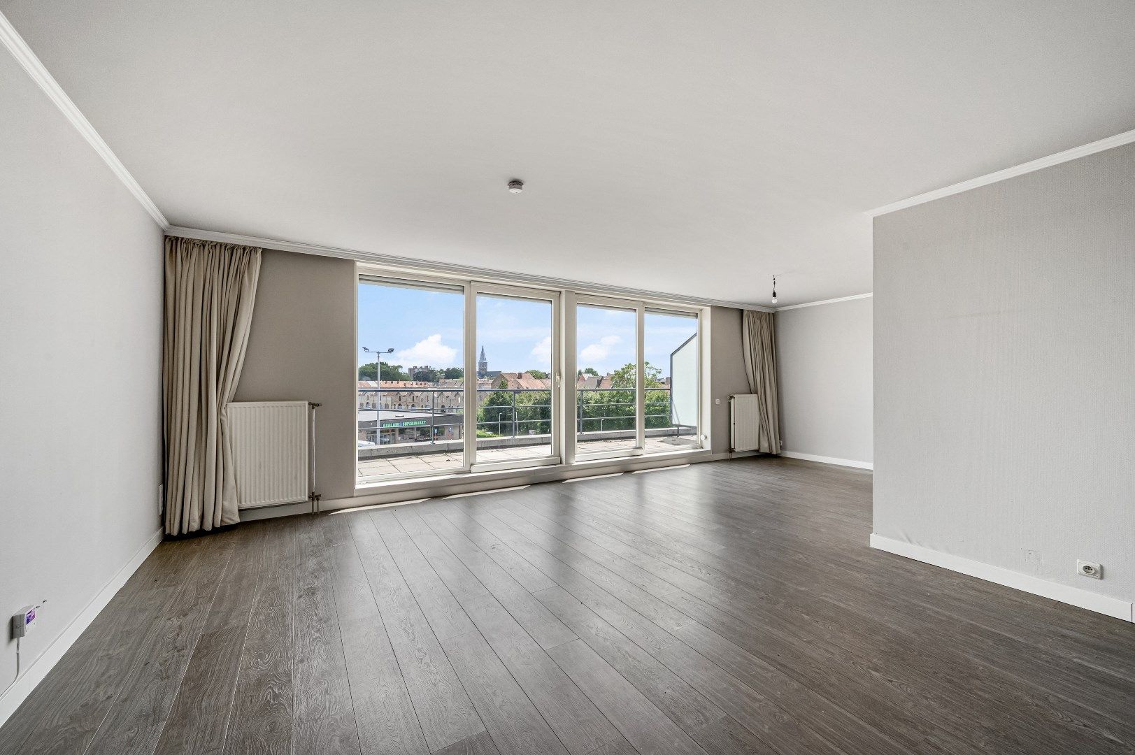 Instapklaar appartement met ruim terras foto 2