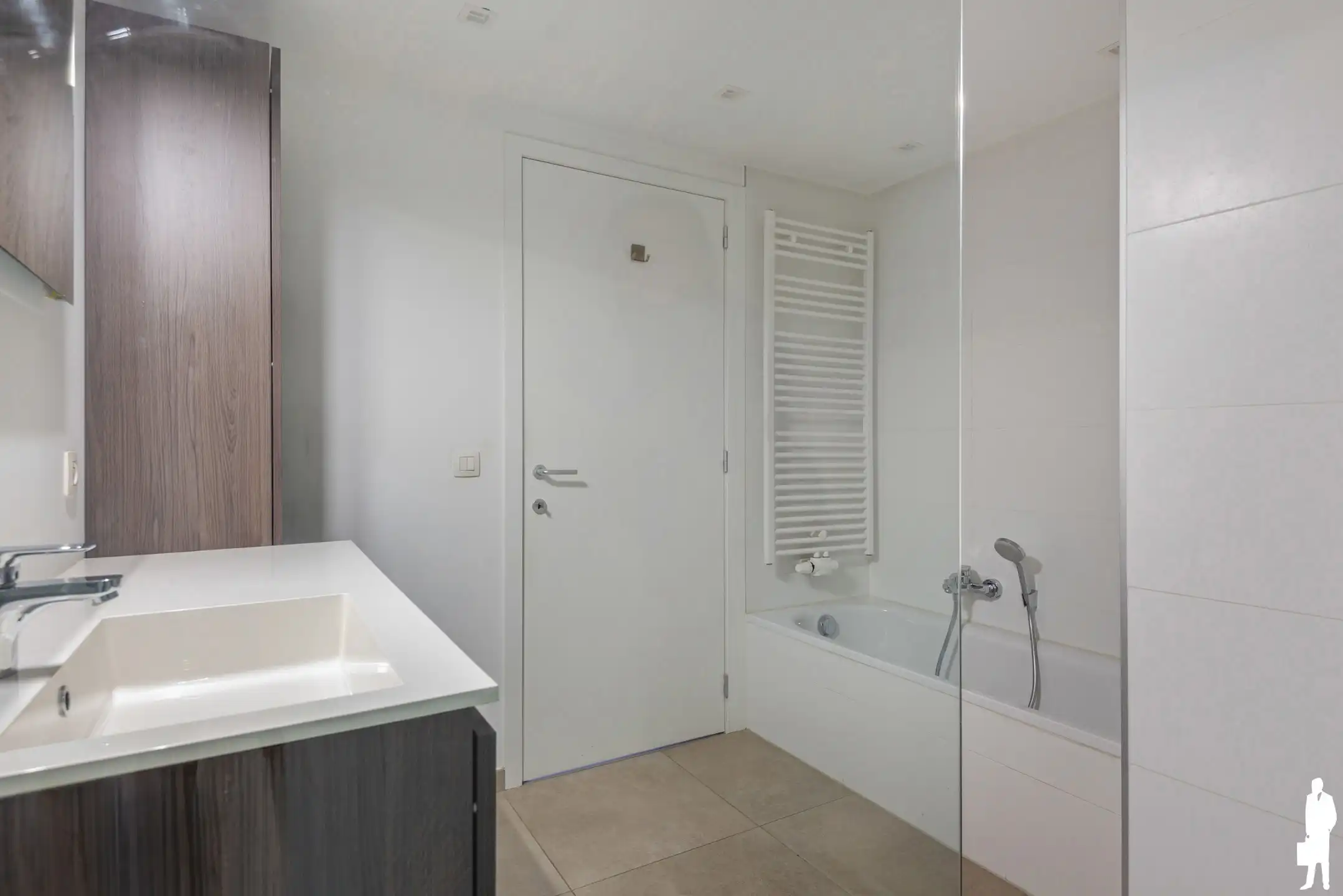 Modern appartement met 3 slaapkamers, terras en staanplaats foto 17