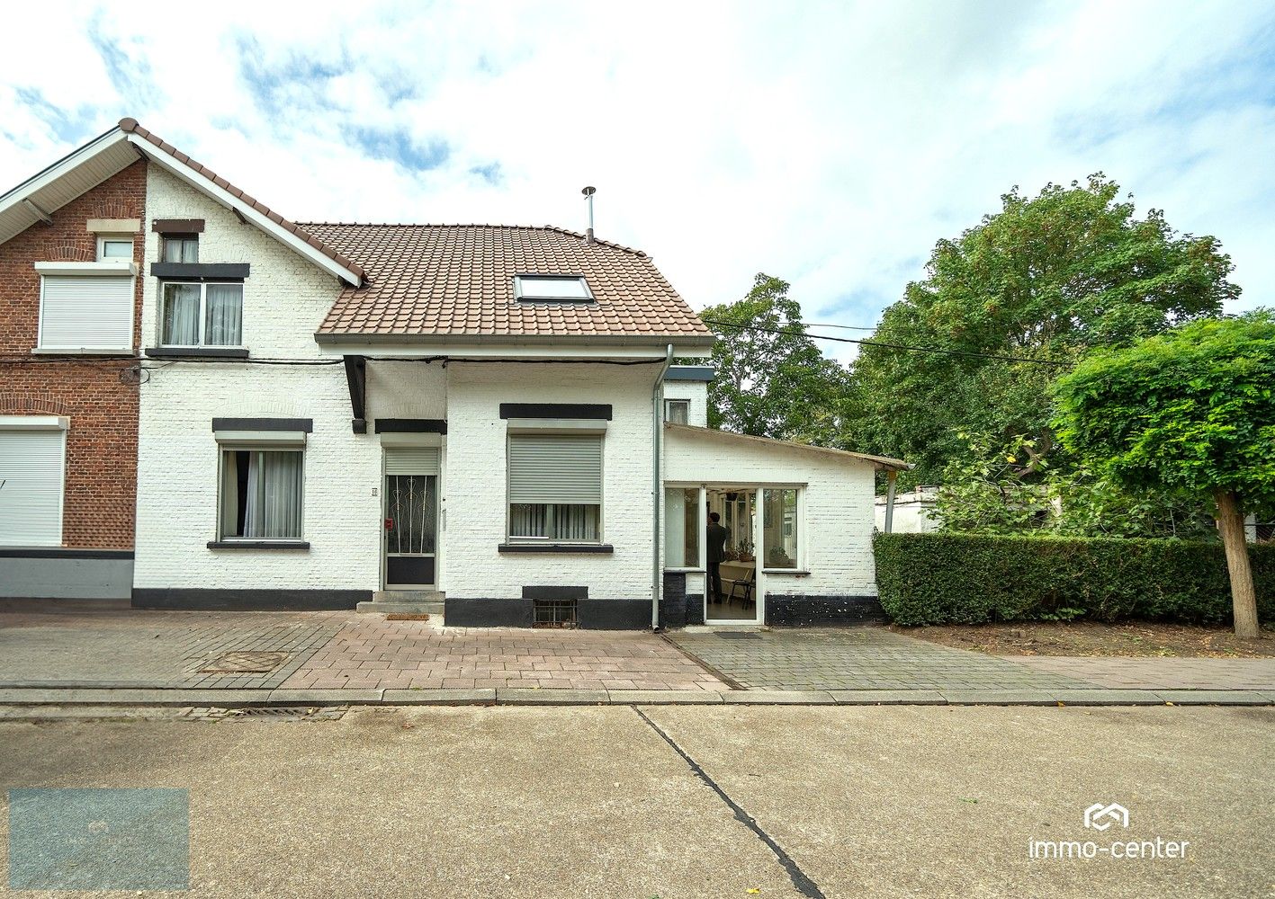 Hoofdfoto van de publicatie: Ruime woning met 4 slaapkamers, tuin en garage – Genk (Winterslag)
