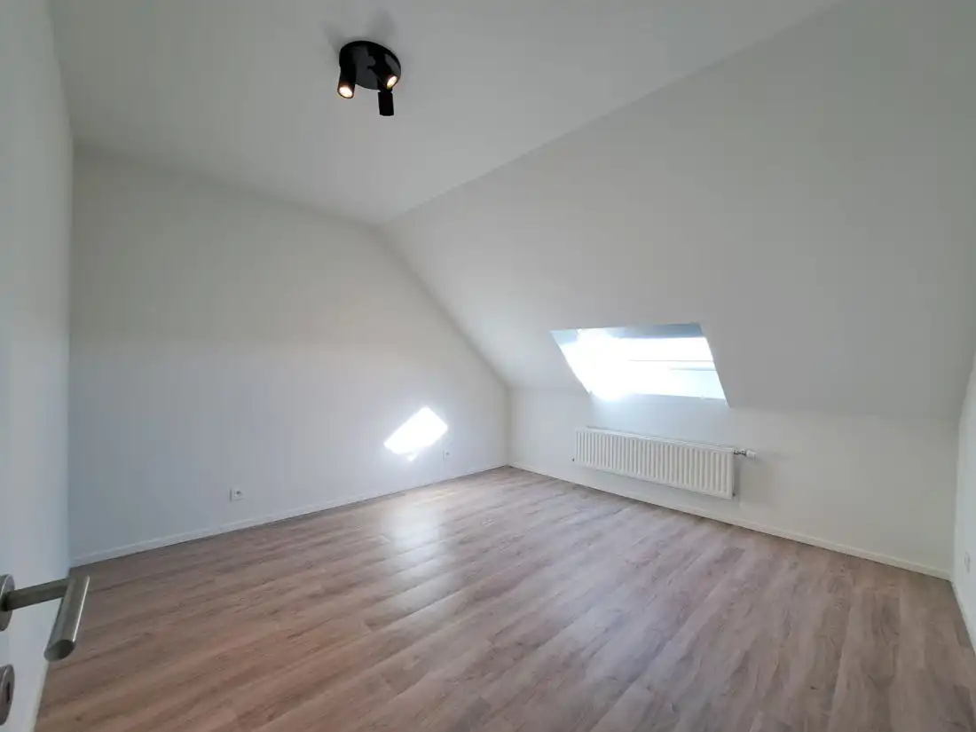 Instapklaar ruim duplex appartement te Rekem foto 19