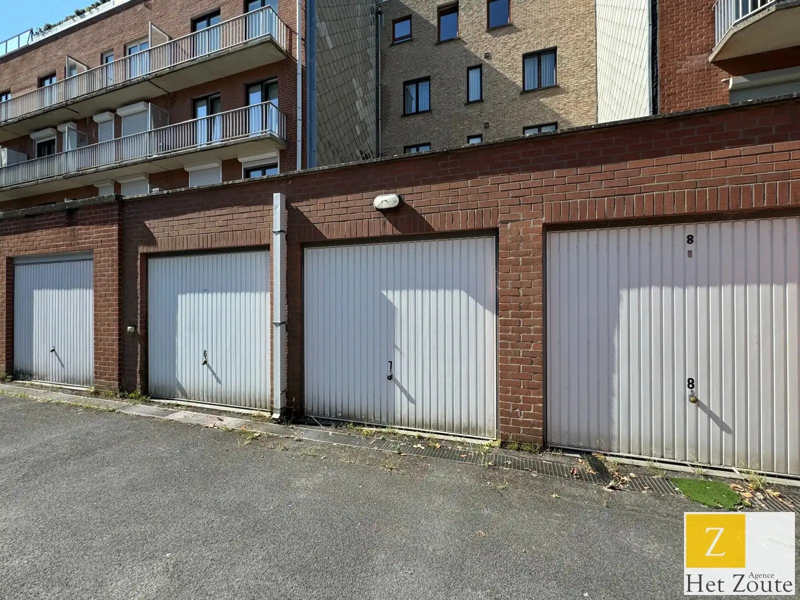 Ruime tandem garagebox op de Zoutelaan foto 3