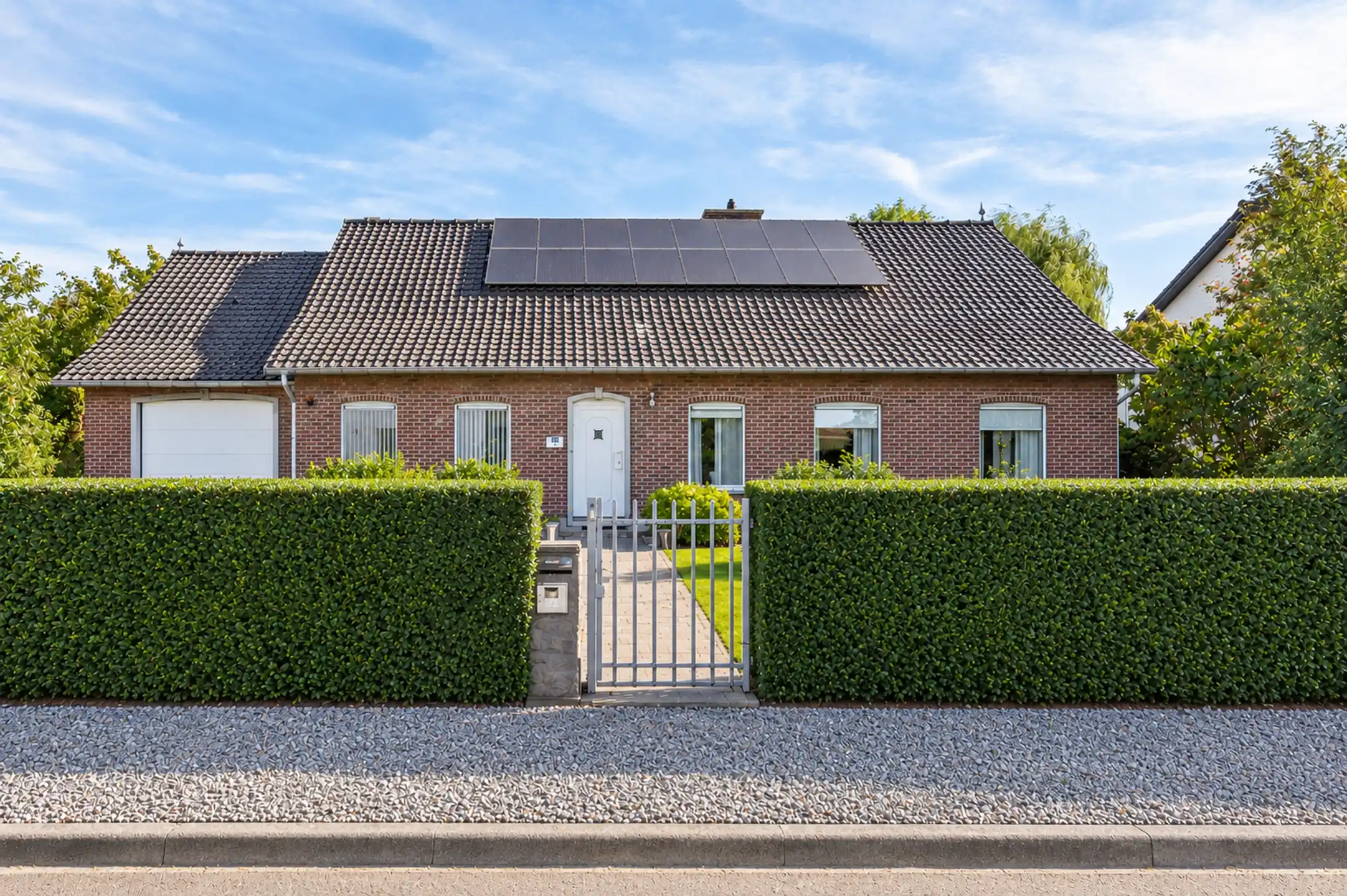Ruime vrijstaande woning met 2 garages in Herderen foto 23