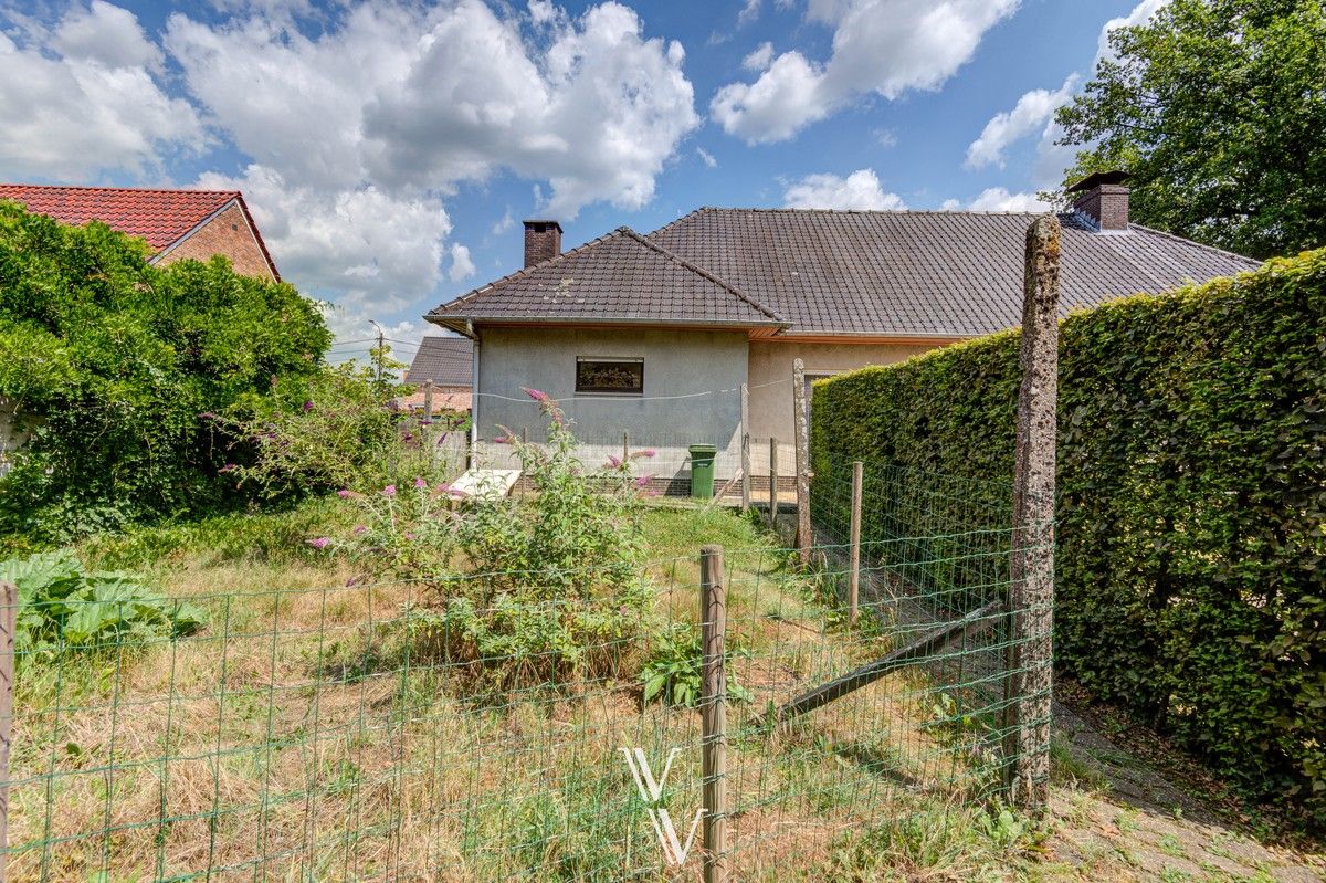 Mooi te renoveren landhuis met 3 slpk foto 26