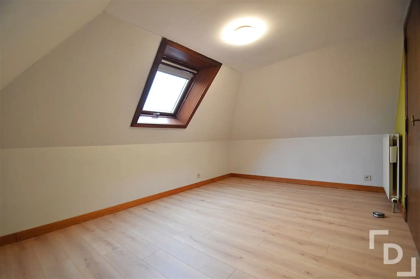 Ruim appartement op toplocatie te huur in Ieper foto 15