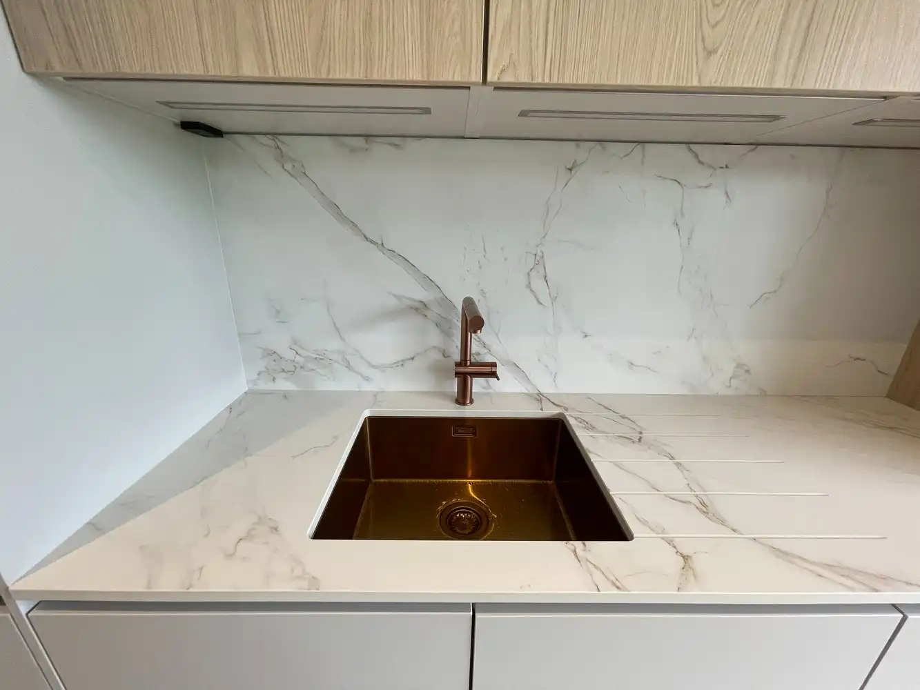 Modern ingerichte villa met prachtig uitzicht! foto 4