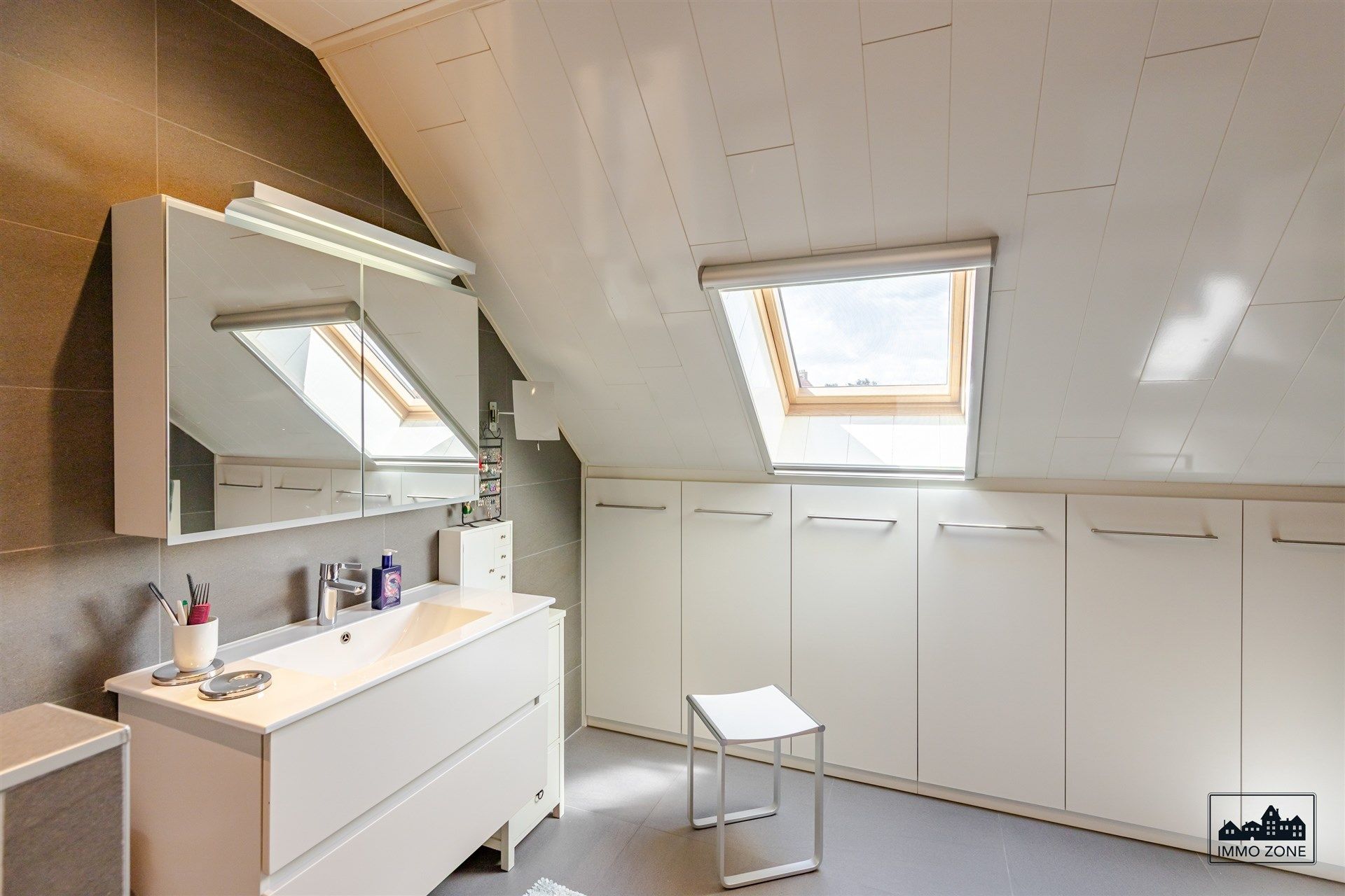 Ruime kangeroewoning met 4 slaapkamers in De Klinge  foto 14